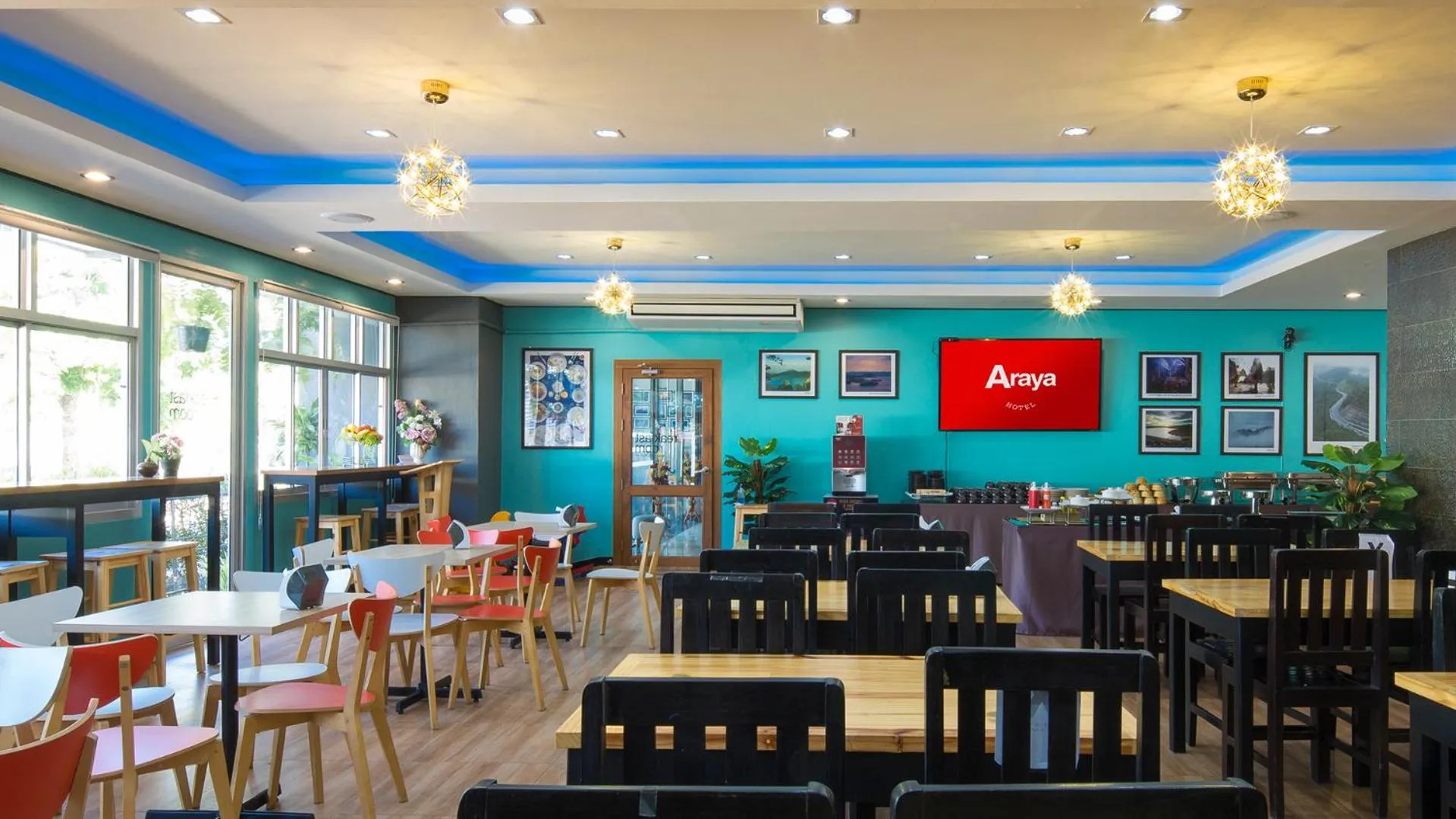 Restaurant/places to eat in ARAYA HOTEL