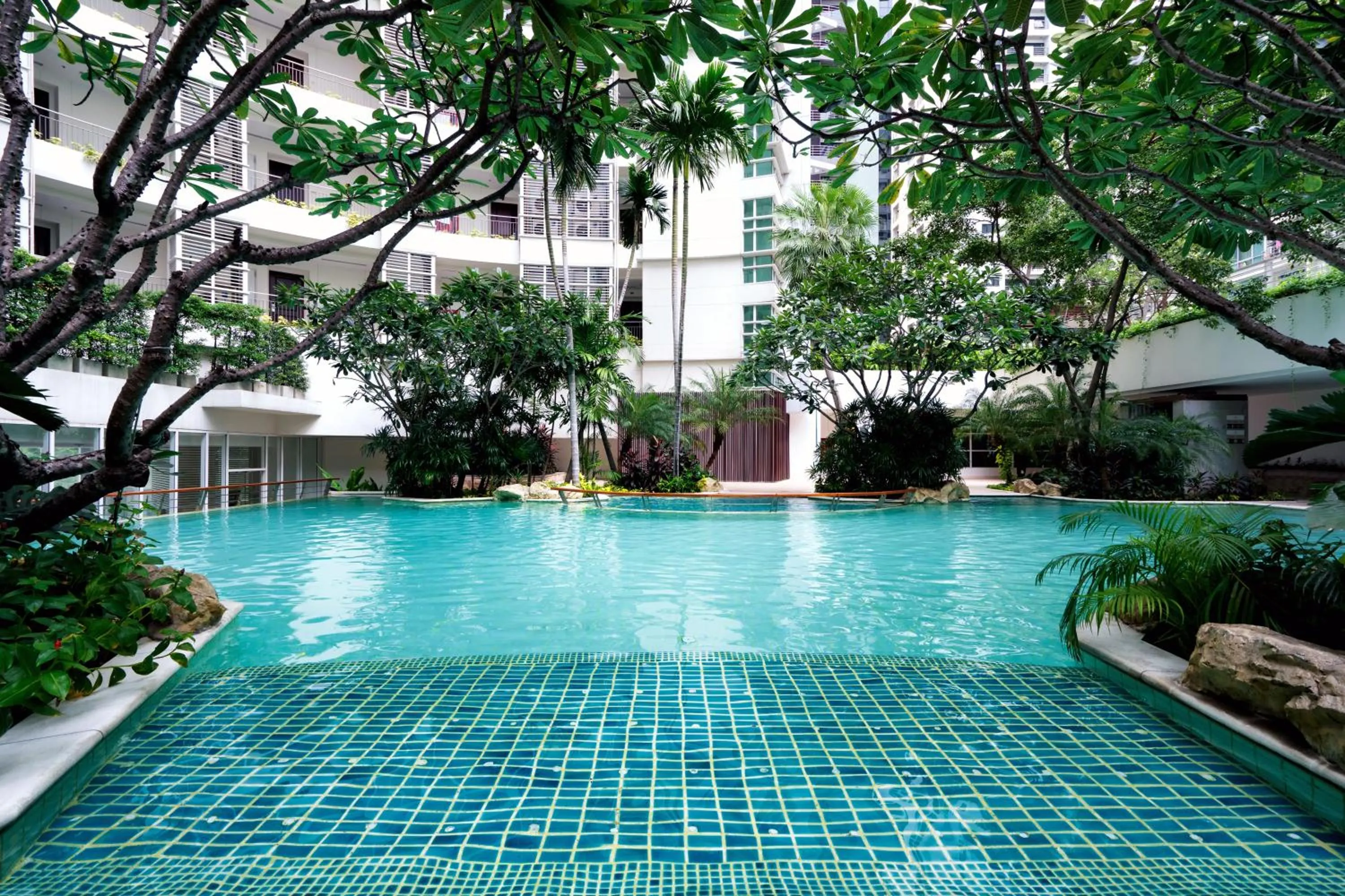 Swimming pool in Dusit Suites Hotel Ratchadamri, Bangkok