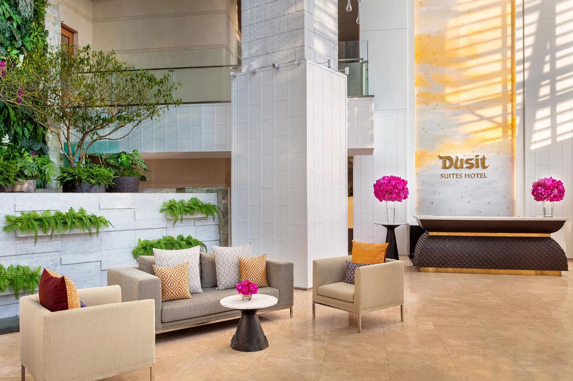Lobby or reception in Dusit Suites Hotel Ratchadamri, Bangkok