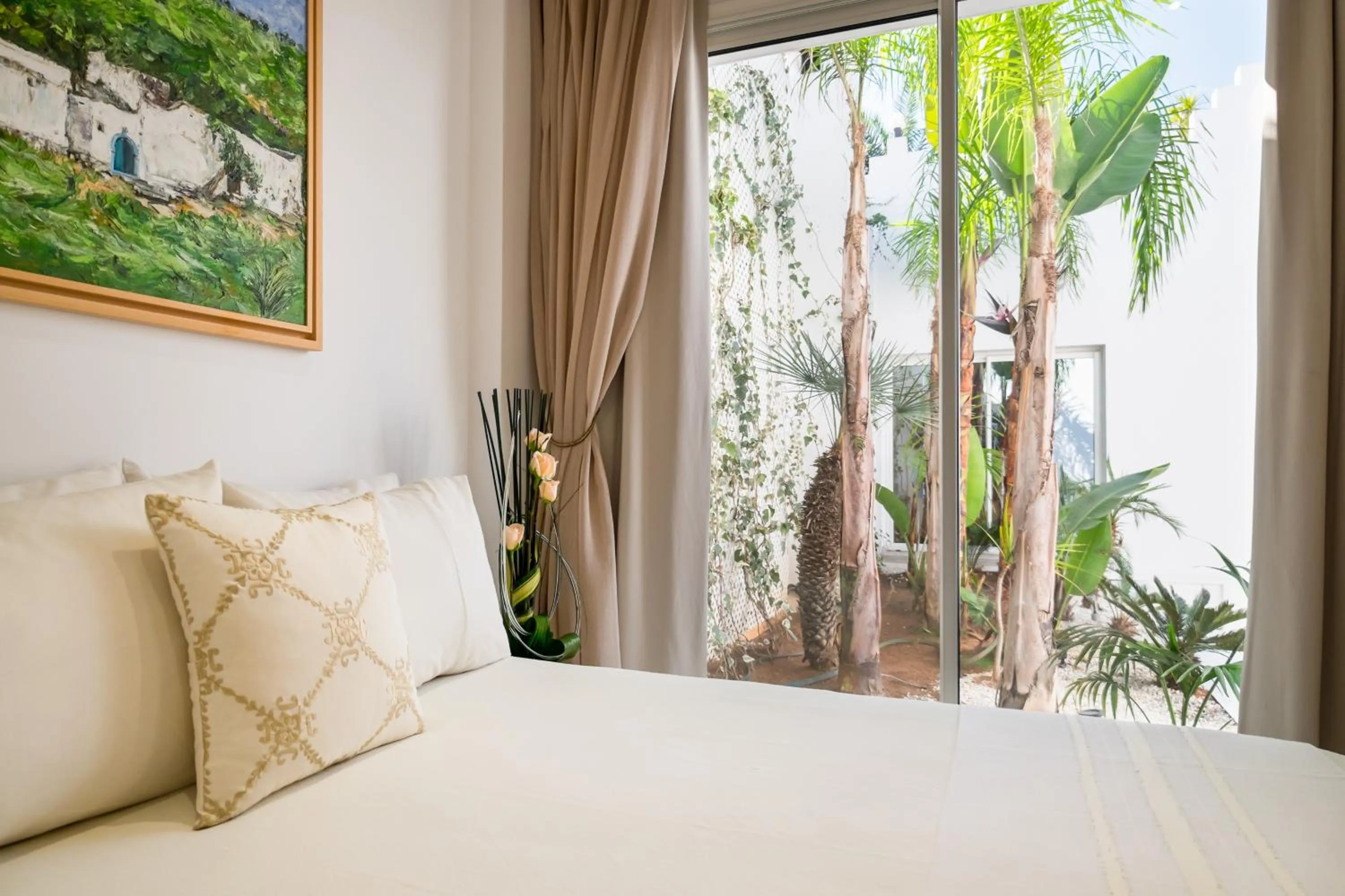 Photo of the whole room, Bed in Riad Zyo