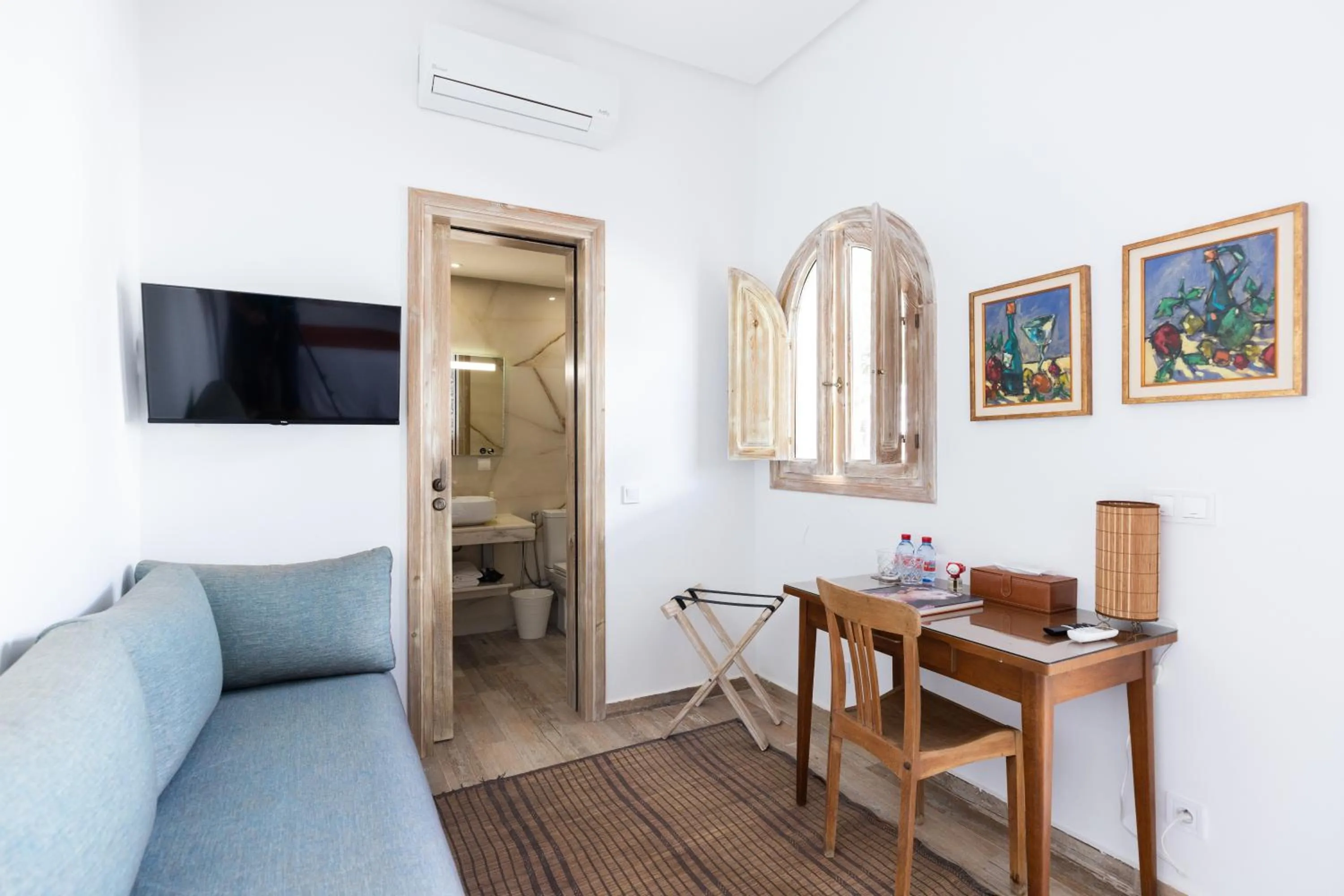 TV and multimedia in Riad Zyo