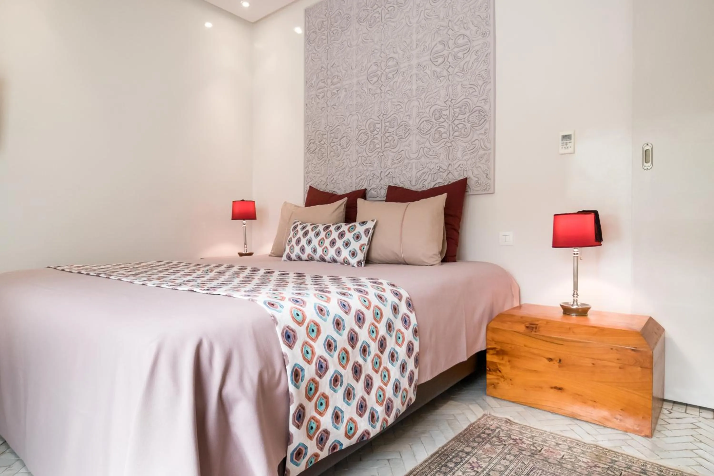 Photo of the whole room, Bed in Riad Zyo