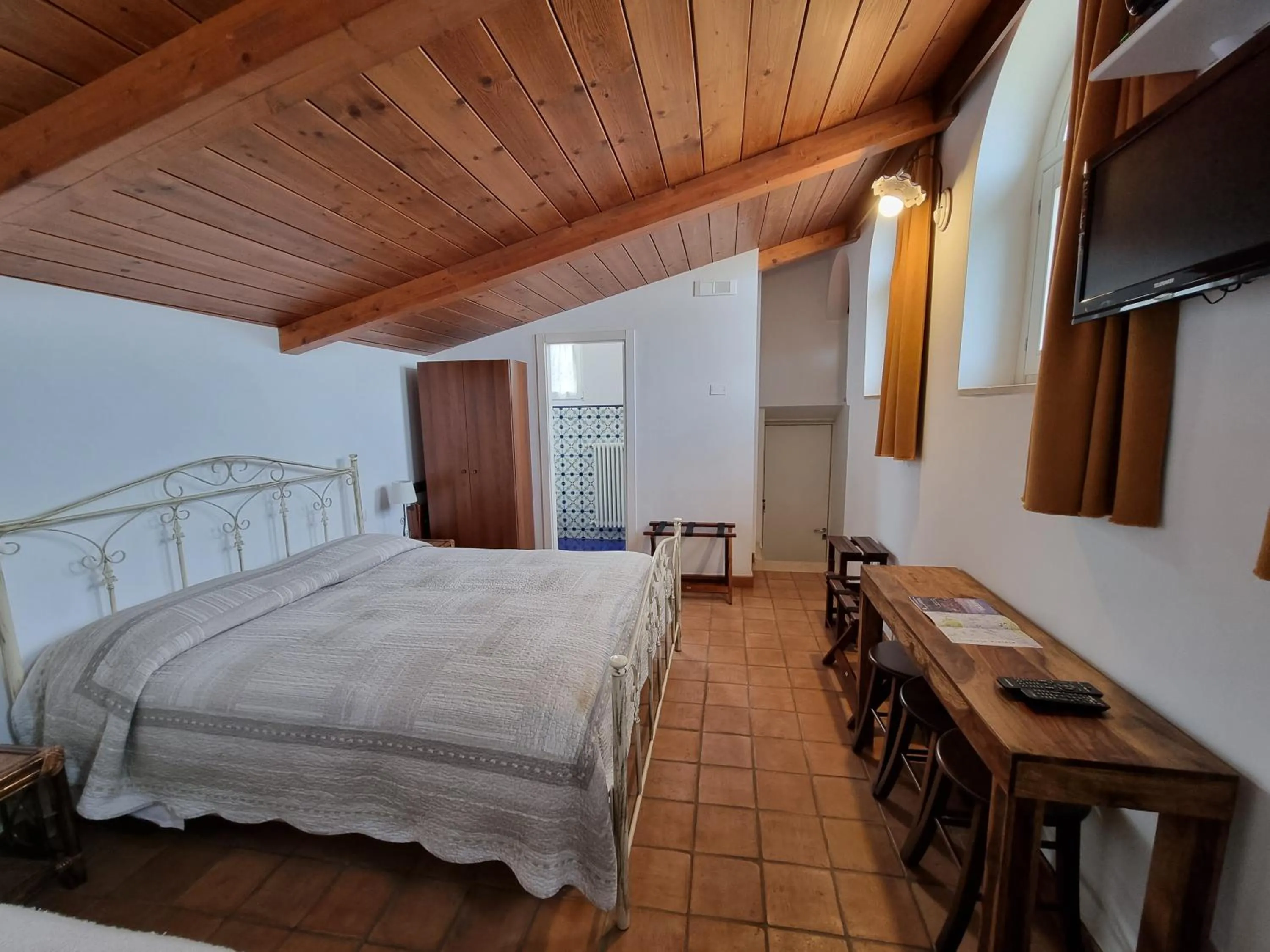 TV and multimedia, Bed in Torretta ai Sassi