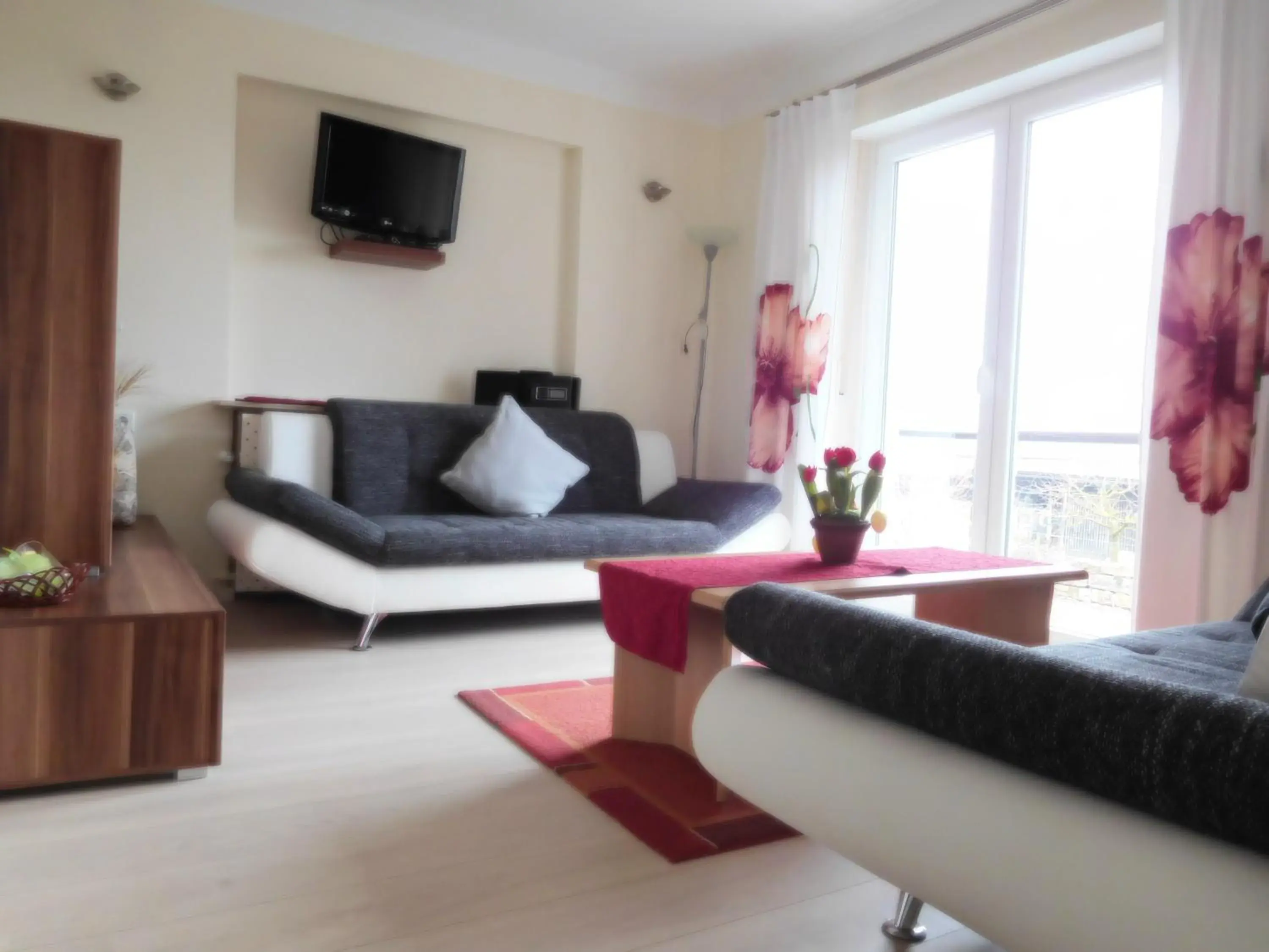 Apartment with Balcony in Kirschberghof Gästehaus und Weinverkauf Apartment with Balcony in Kirschberghof Gästehaus und Weinverkauf