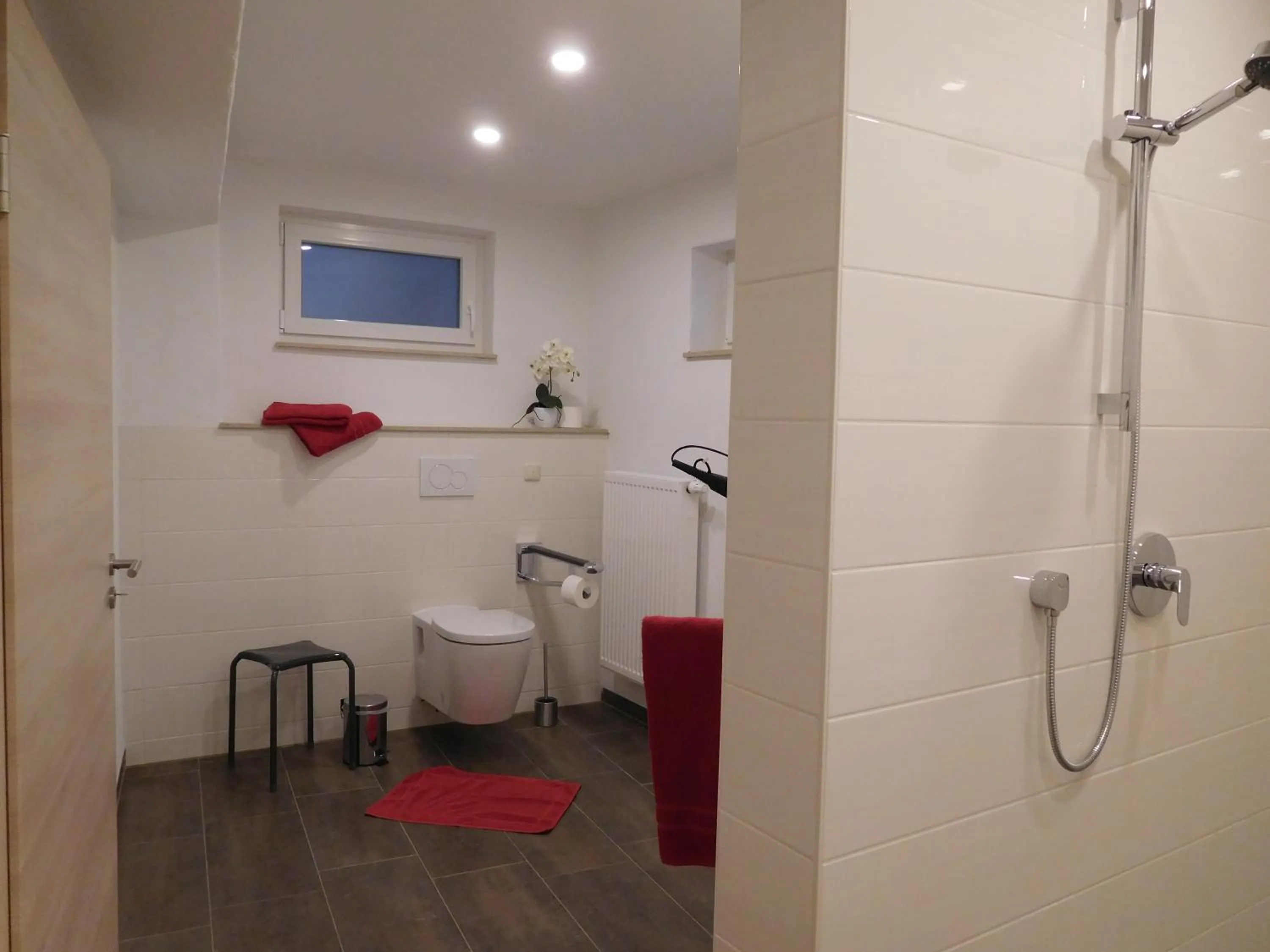 Shower in Kirschberghof Gästehaus und Weinverkauf