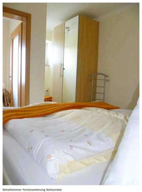 Bedroom, Bed in Kirschberghof Gästehaus und Weinverkauf