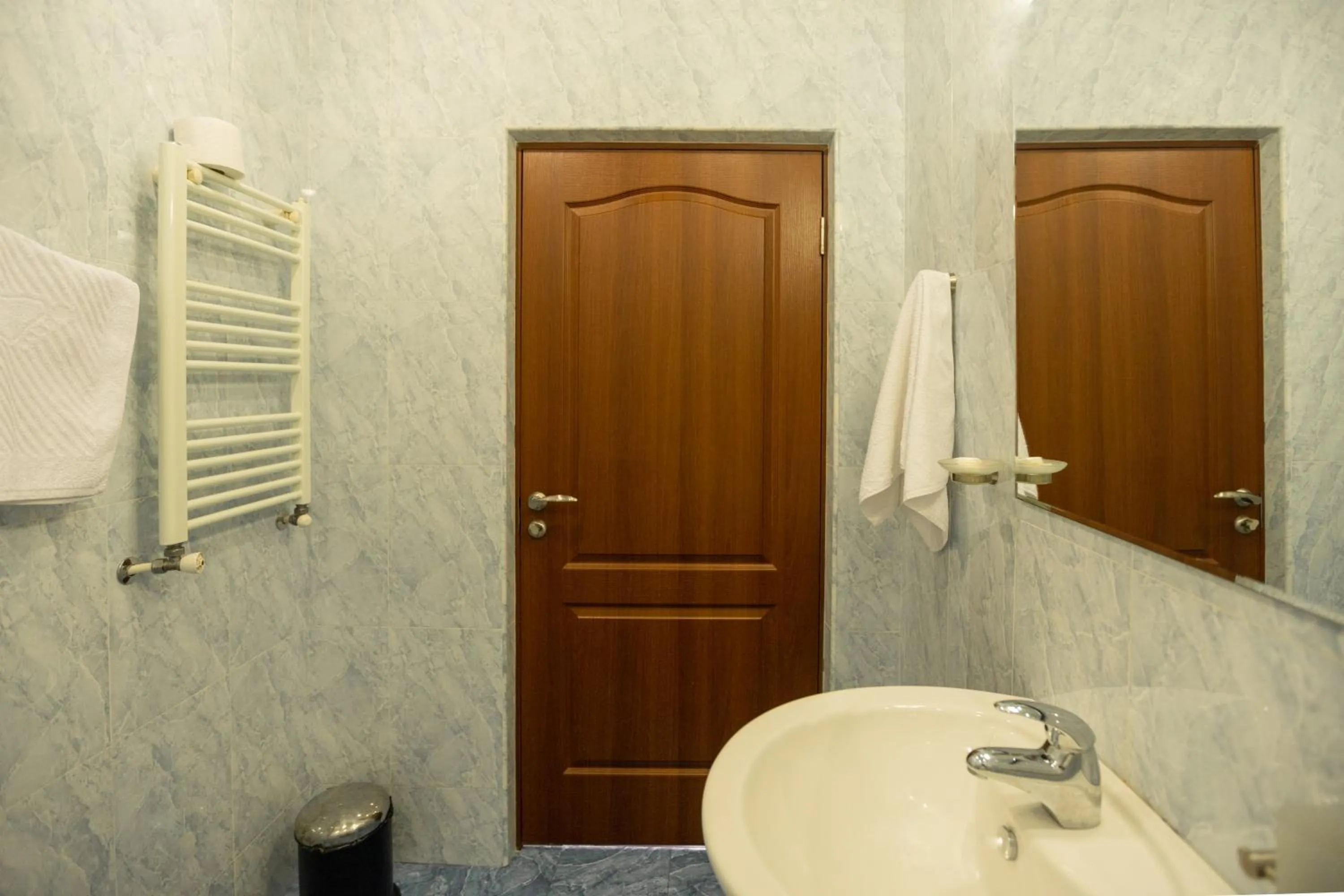 Bathroom in Ariana Family Hotel