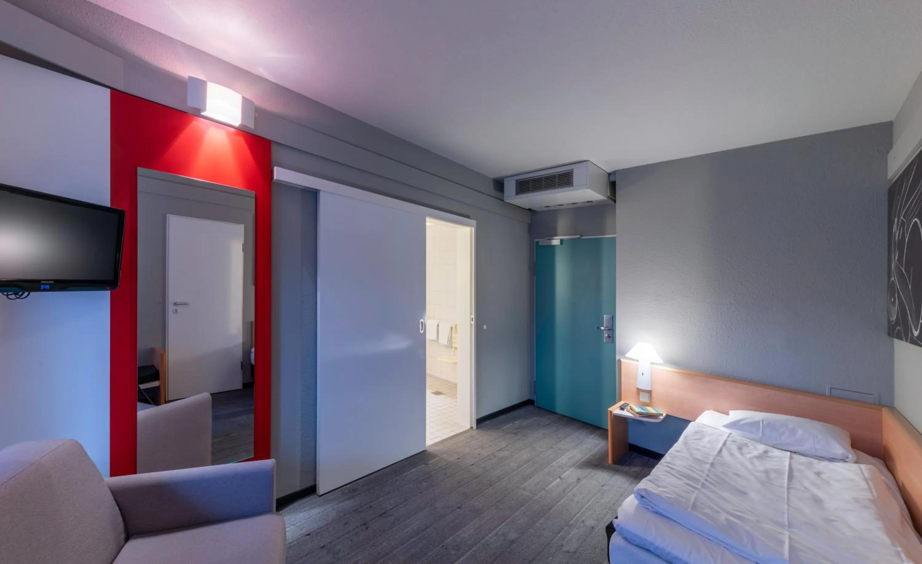 TV and multimedia, Bed in ibis Luebeck City