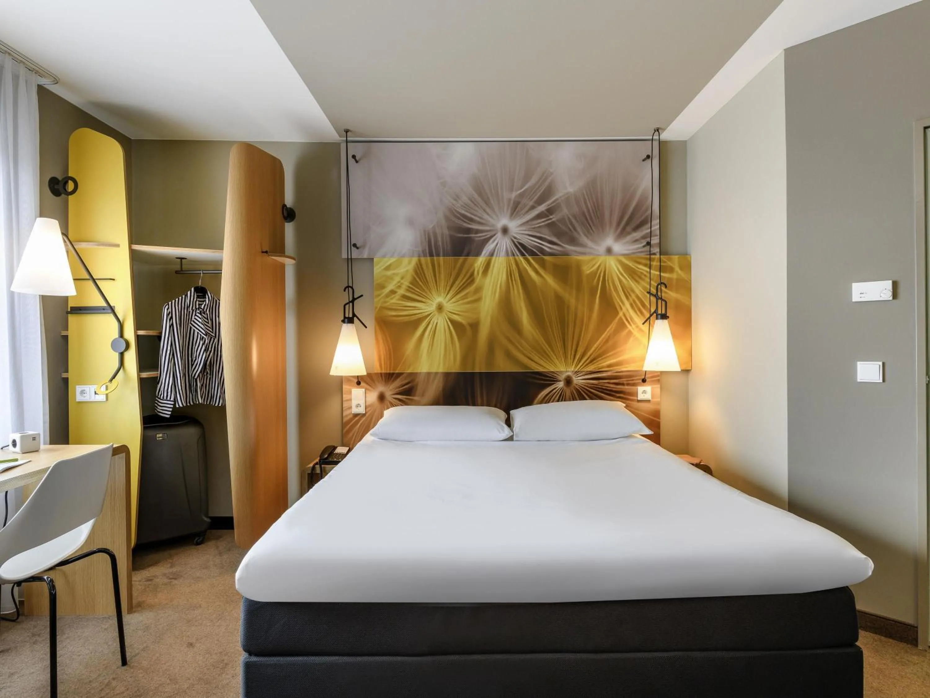 Bedroom, Bed in ibis Luebeck City