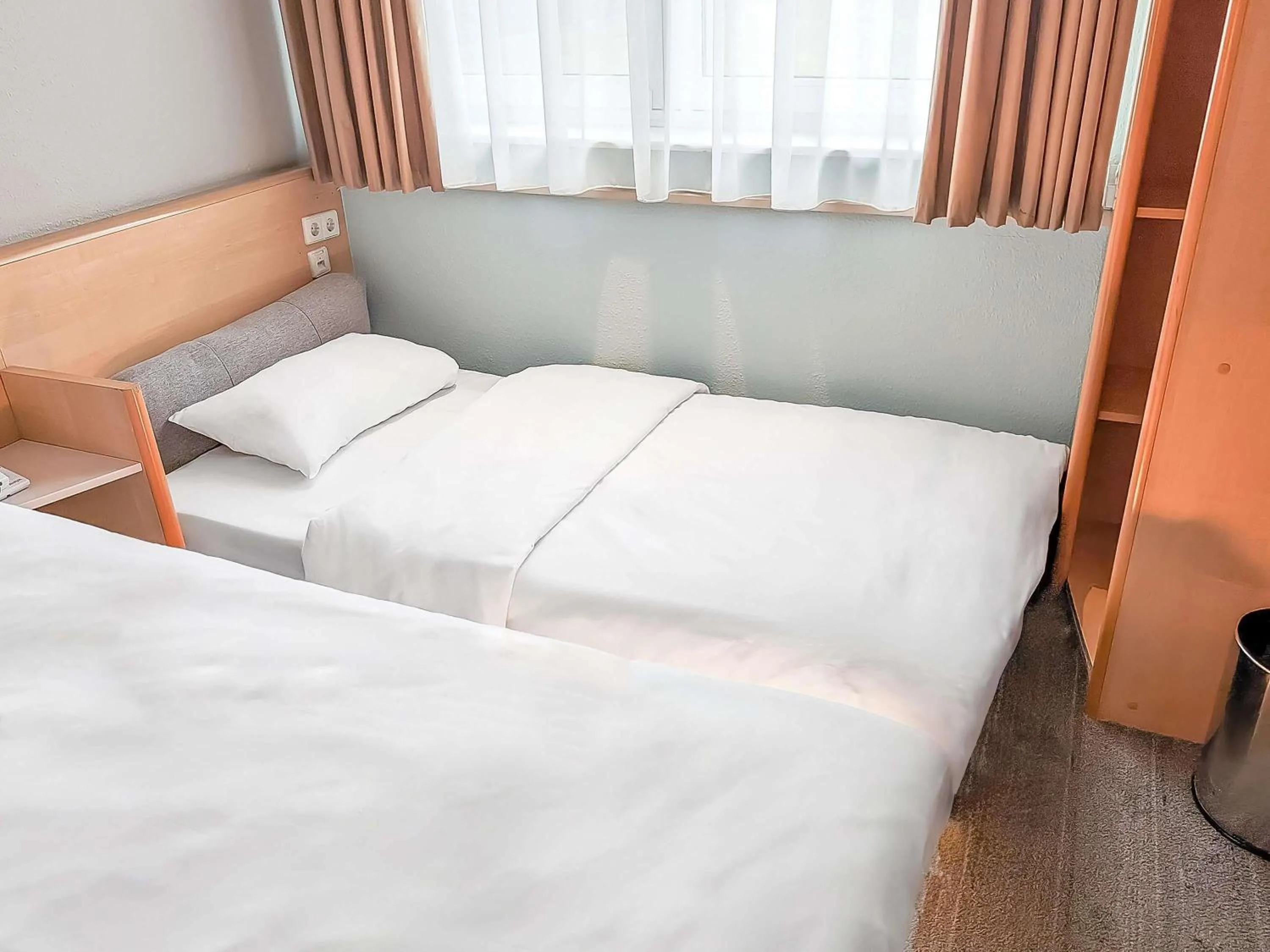 Bedroom, Bed in ibis Luebeck City