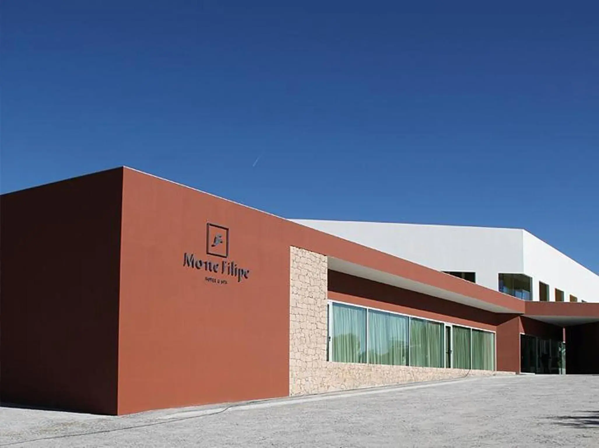 Facade/entrance in Monte Filipe Hotel Facade/entrance in Monte Filipe Hotel