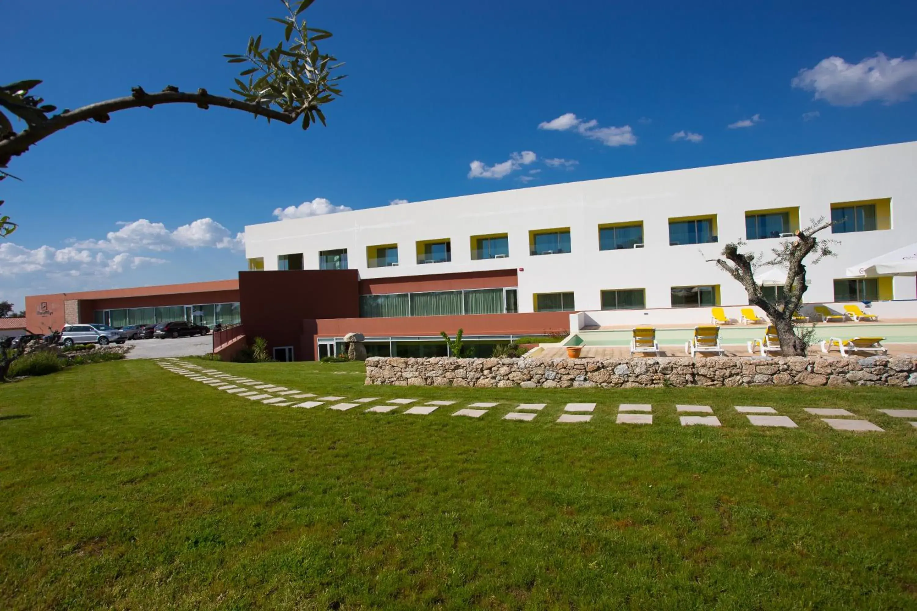 Facade/entrance in Monte Filipe Hotel Facade/entrance in Monte Filipe Hotel