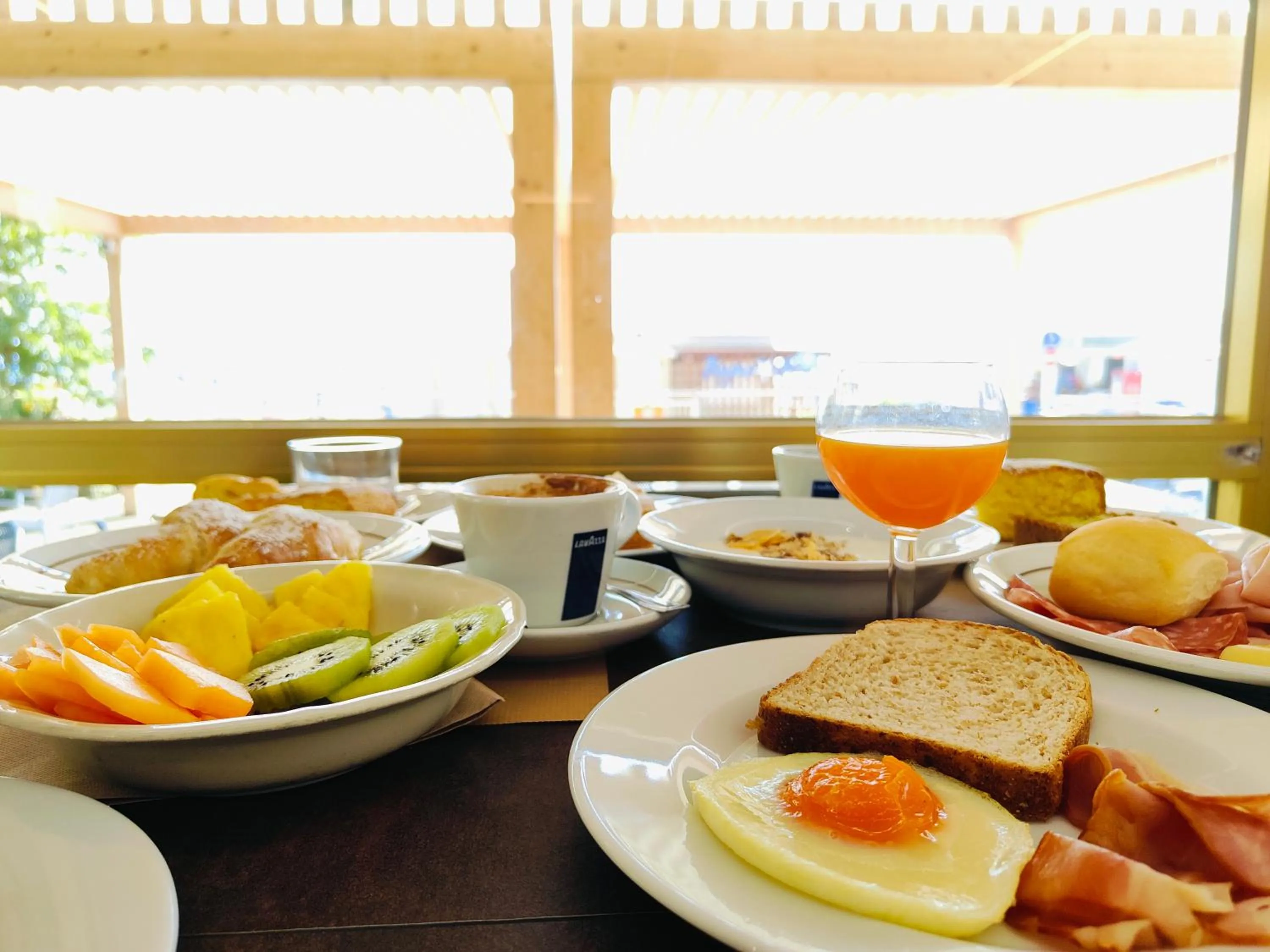 Breakfast in Hotel Cola Frontemare