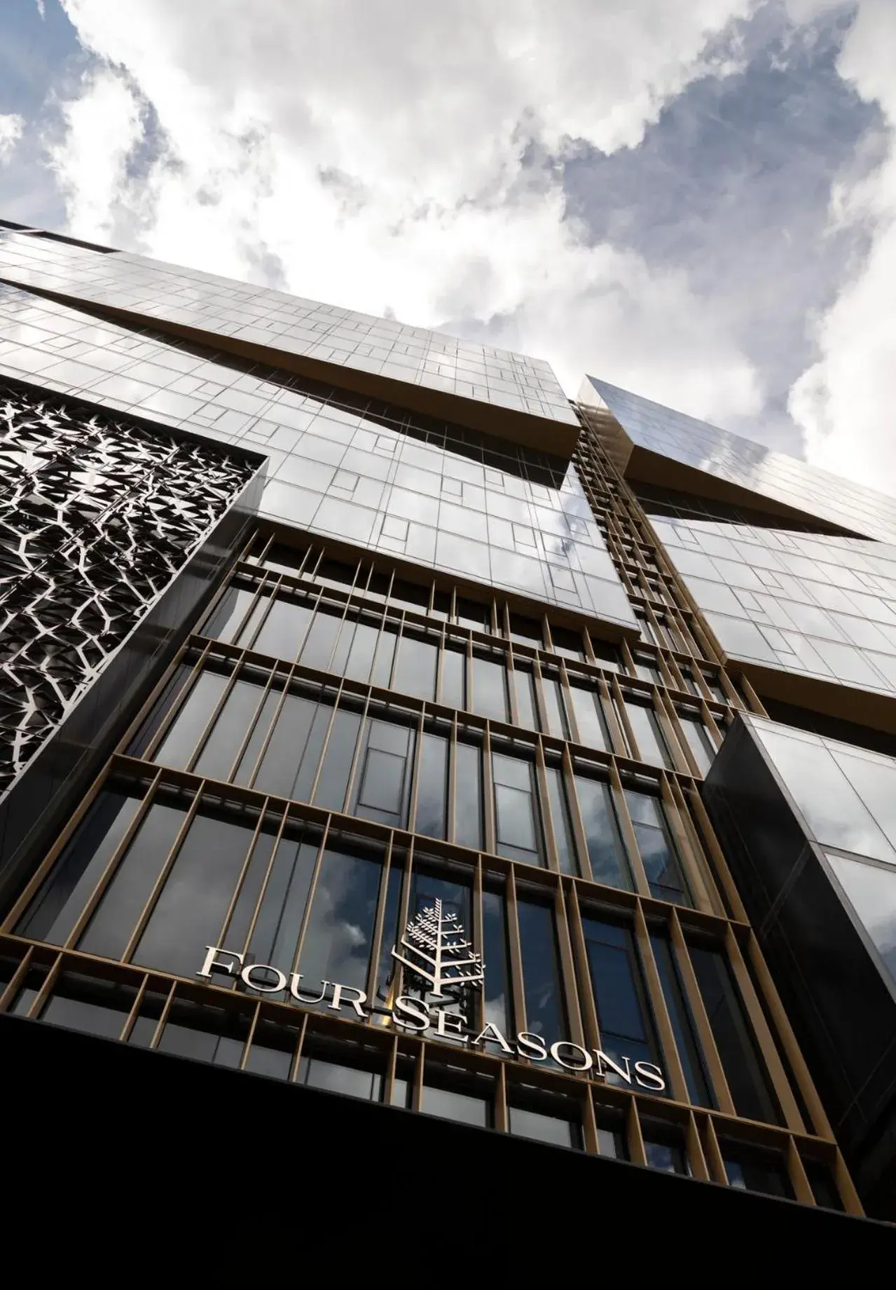 Property building in Four Seasons Hotel Montreal Property building in Four Seasons Hotel Montreal