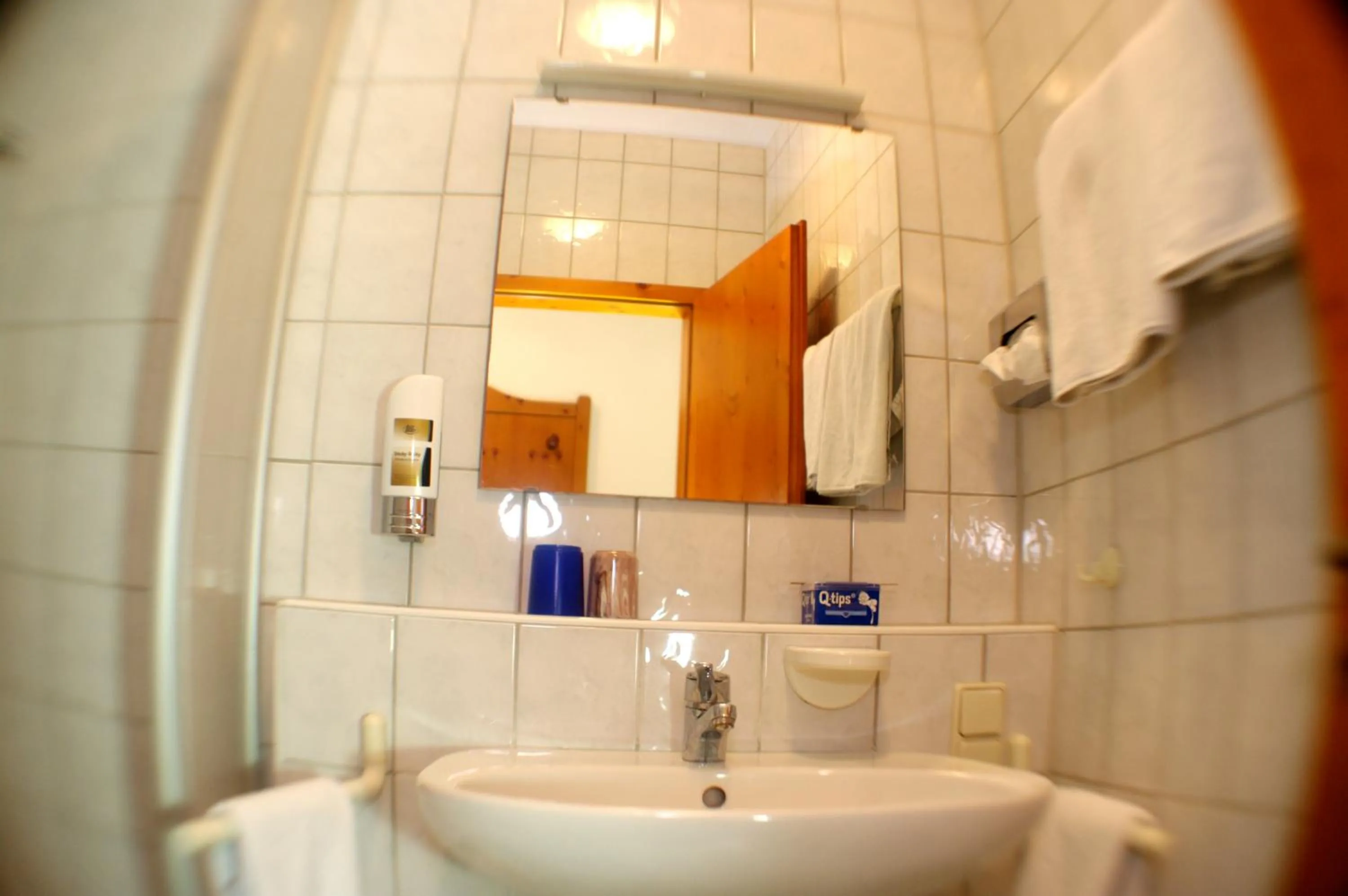 Bathroom in Gasthof zum Kauzen