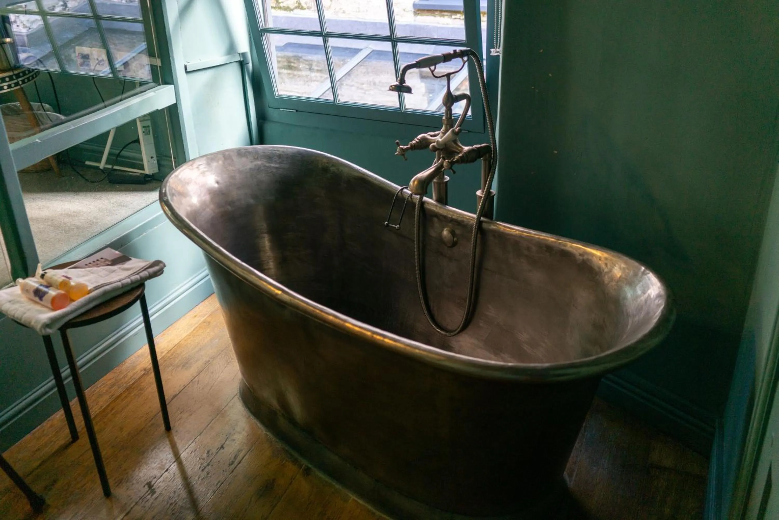 Bath in The Archangel,Restaurant & Bar with Rooms