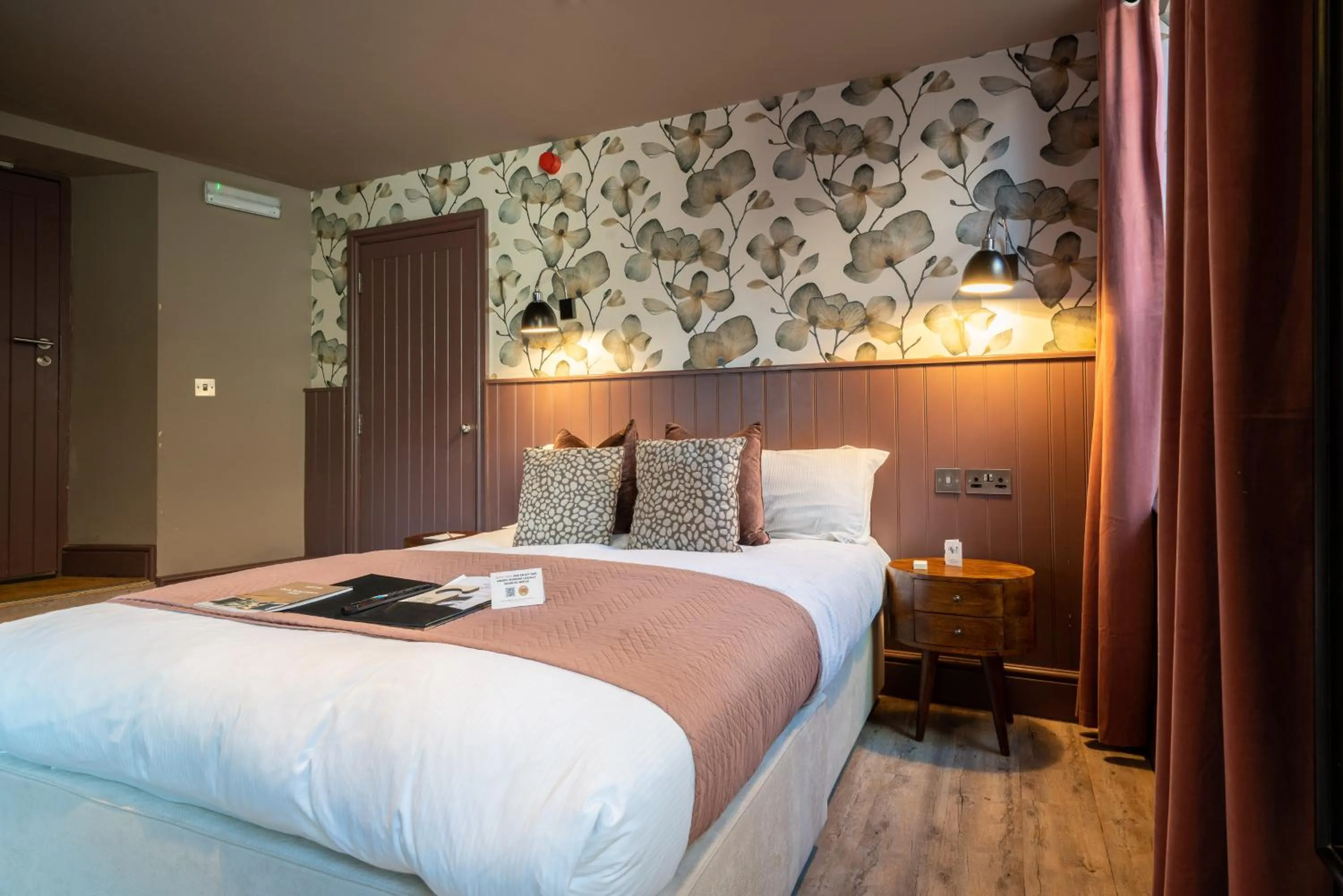 Bed in The Archangel,Restaurant & Bar with Rooms