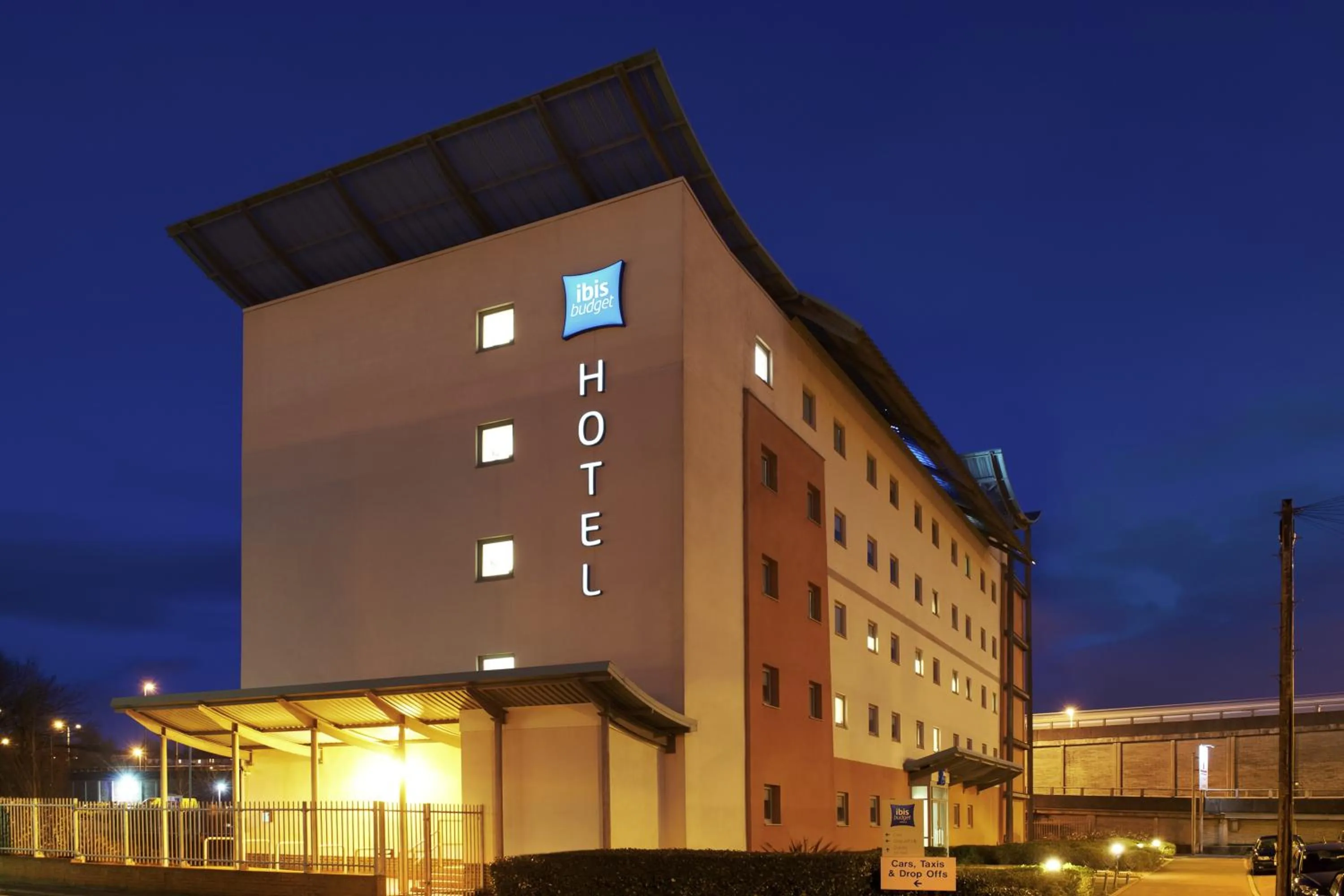 Property building in ibis budget Newport