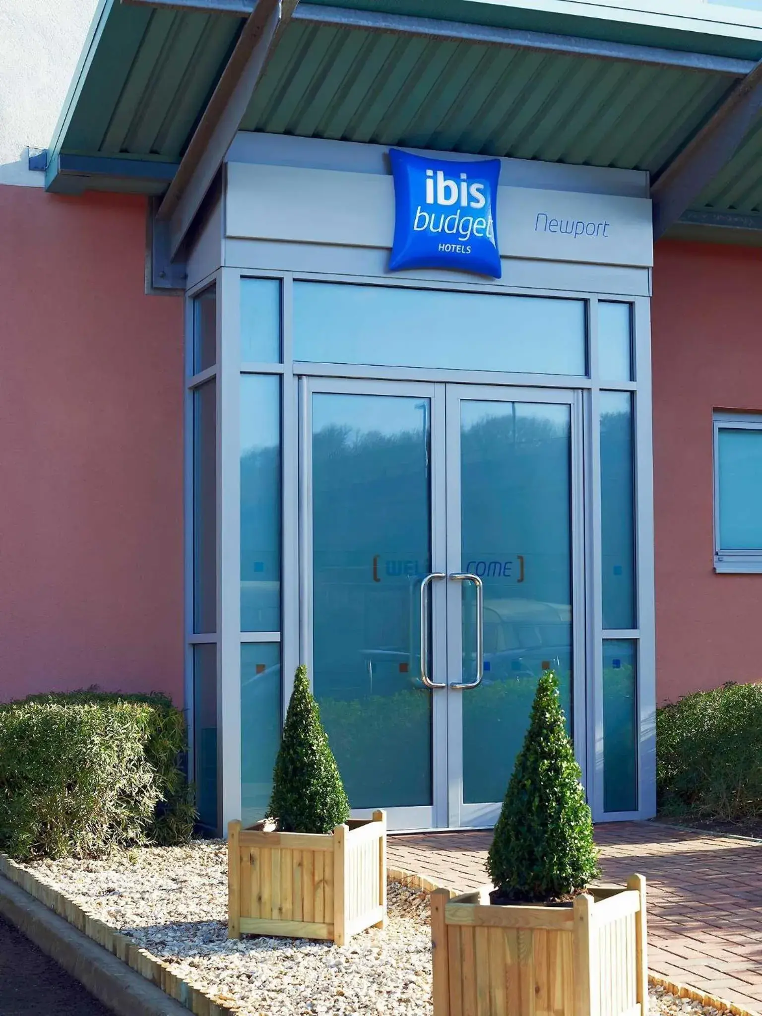 Property building in ibis budget Newport Property building in ibis budget Newport