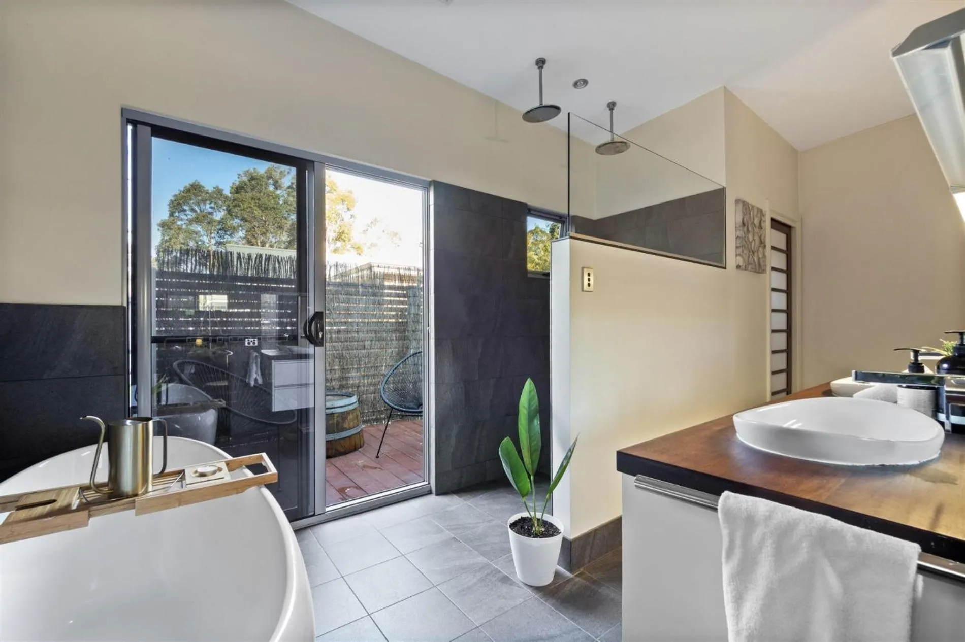 Floor plan in Banyandah - Dog Friendly - Family & Groups Welcome