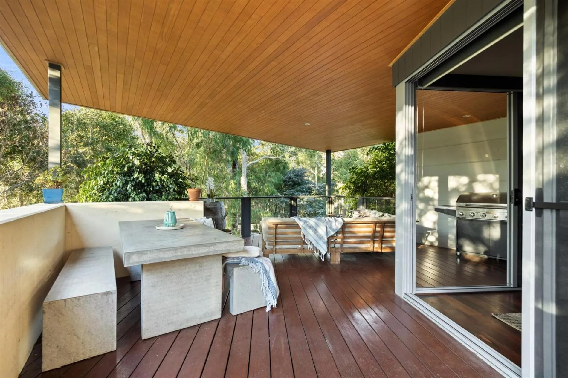 BBQ facilities in Banyandah - Dog Friendly - Family & Groups Welcome
