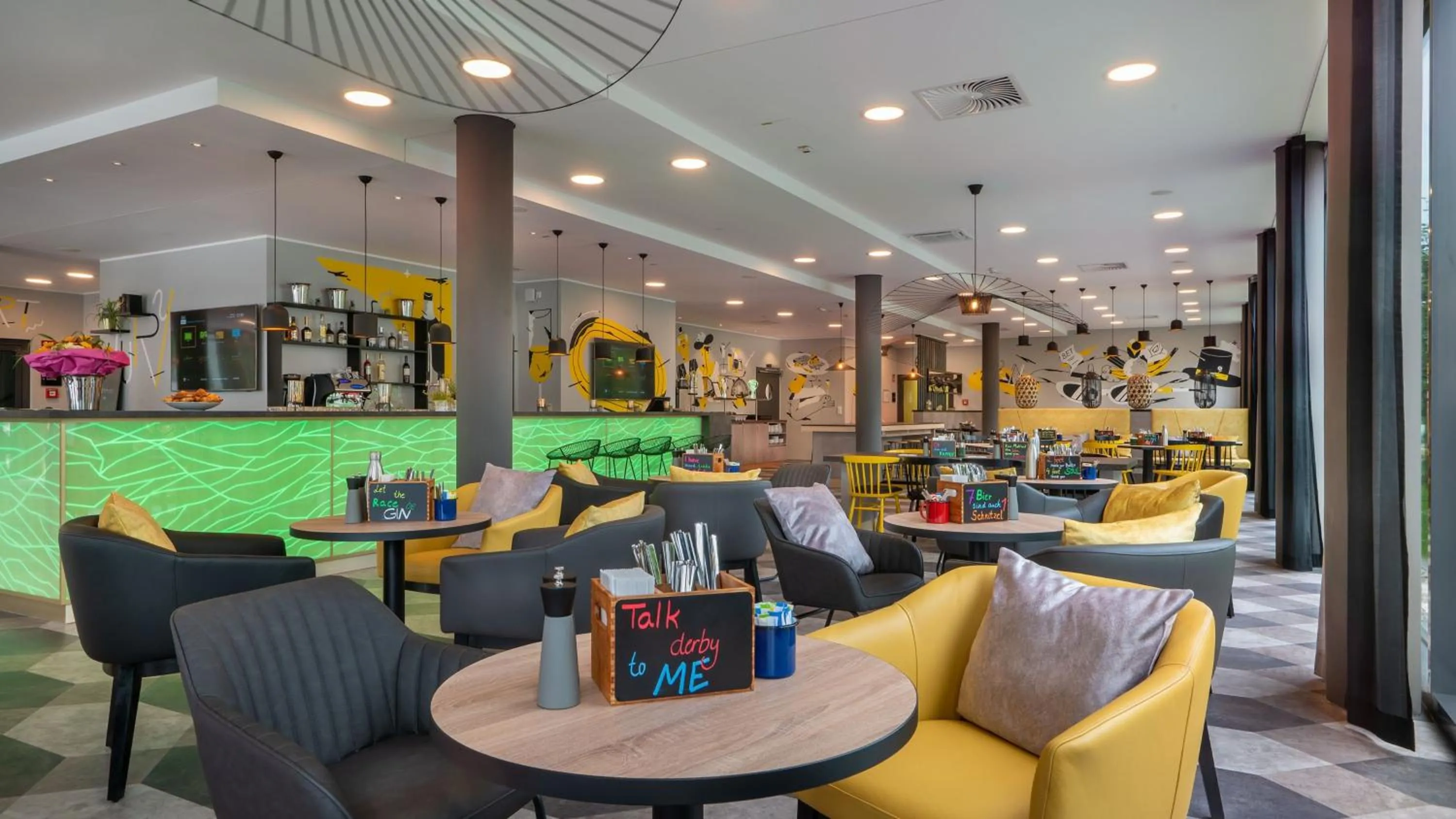 Restaurant/places to eat in Holiday Inn - the niu, Fury Aschheim Messe by IHG