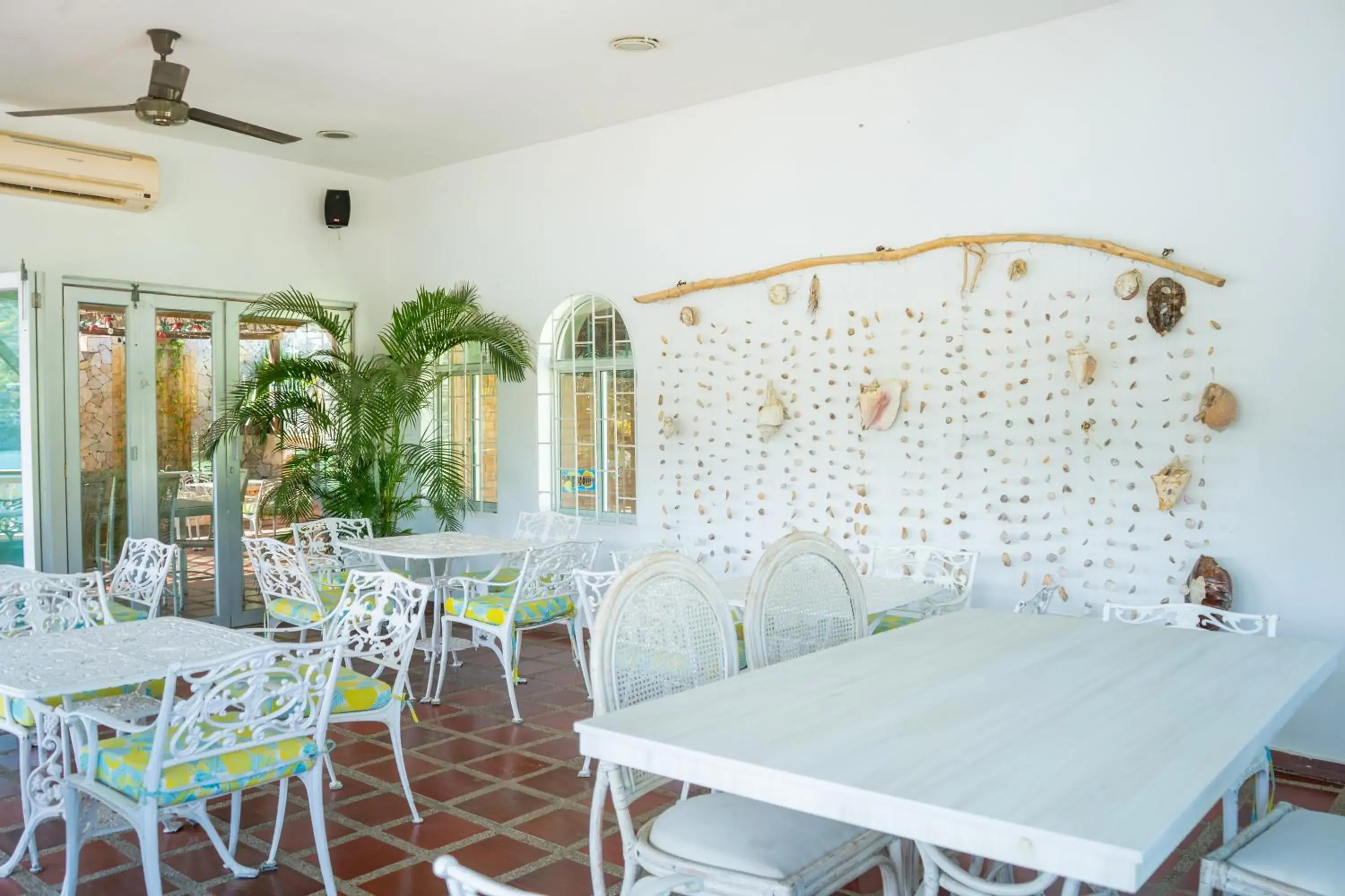 Restaurant/places to eat in Hotel Bahia Taganga Restaurant/places to eat in Hotel Bahia Taganga