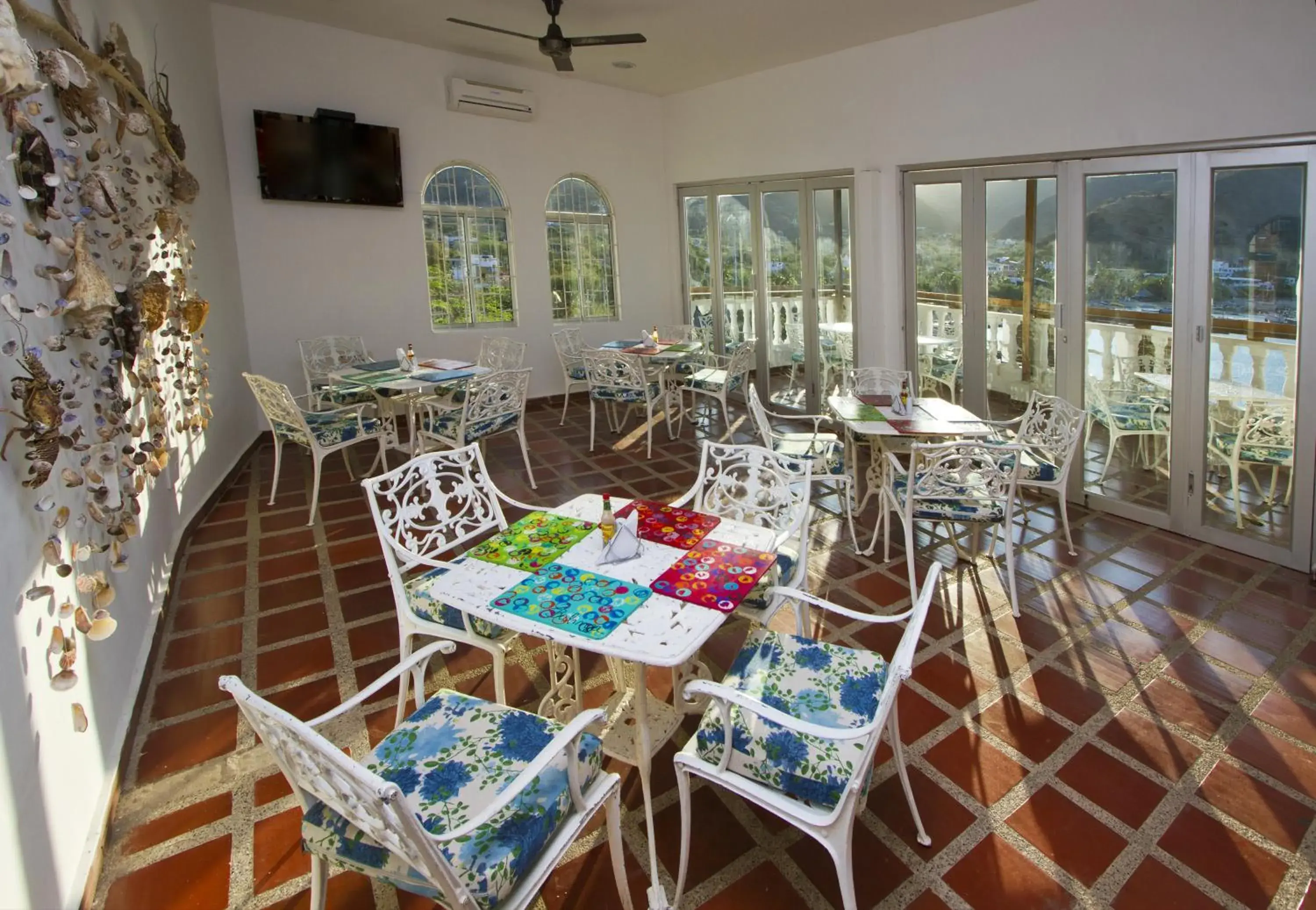 Restaurant/places to eat in Hotel Bahia Taganga Restaurant/places to eat in Hotel Bahia Taganga