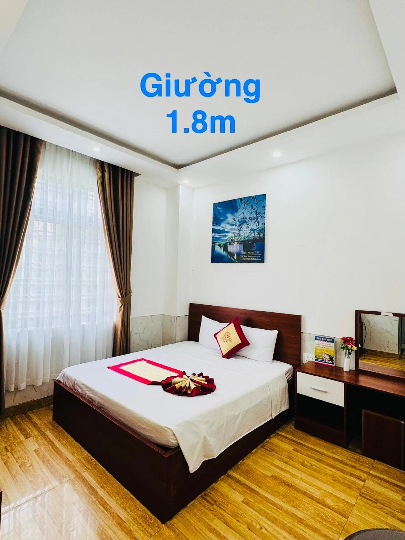 Living room, Bed in Sapphire Hotel Hue