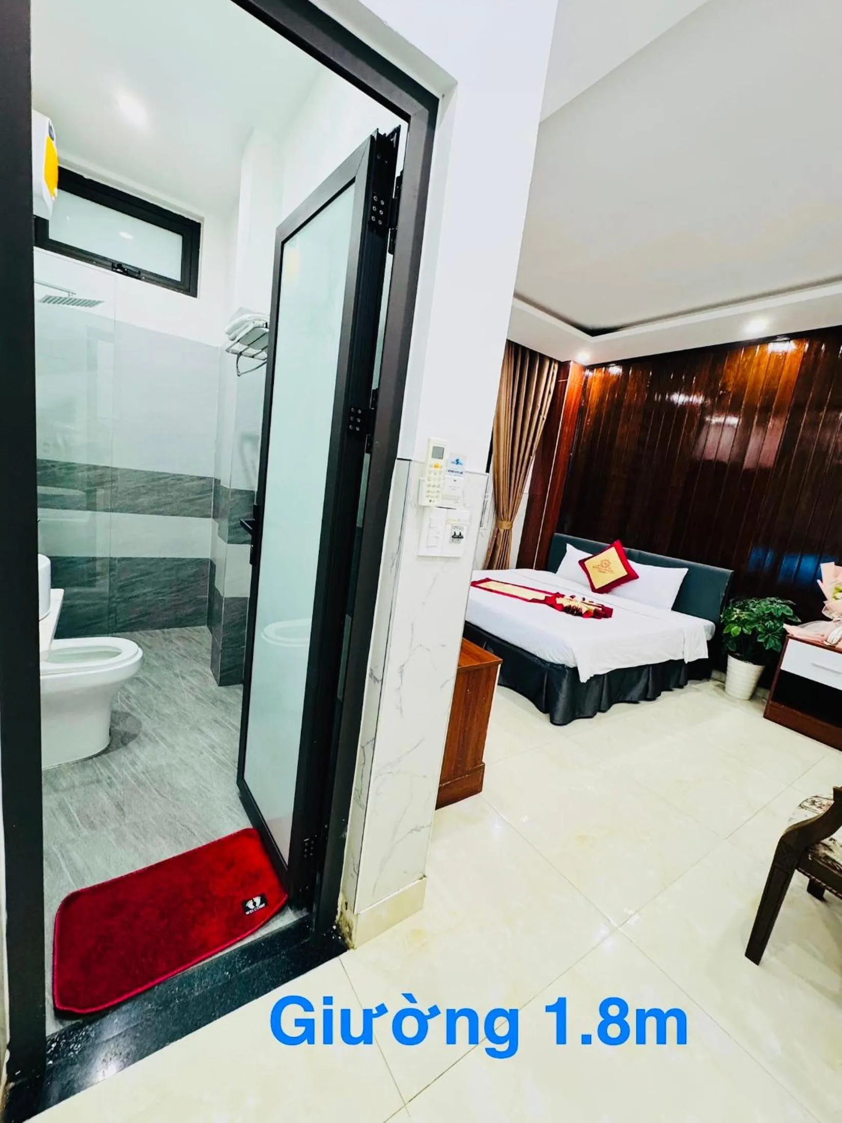 Bed in Sapphire Hotel Hue