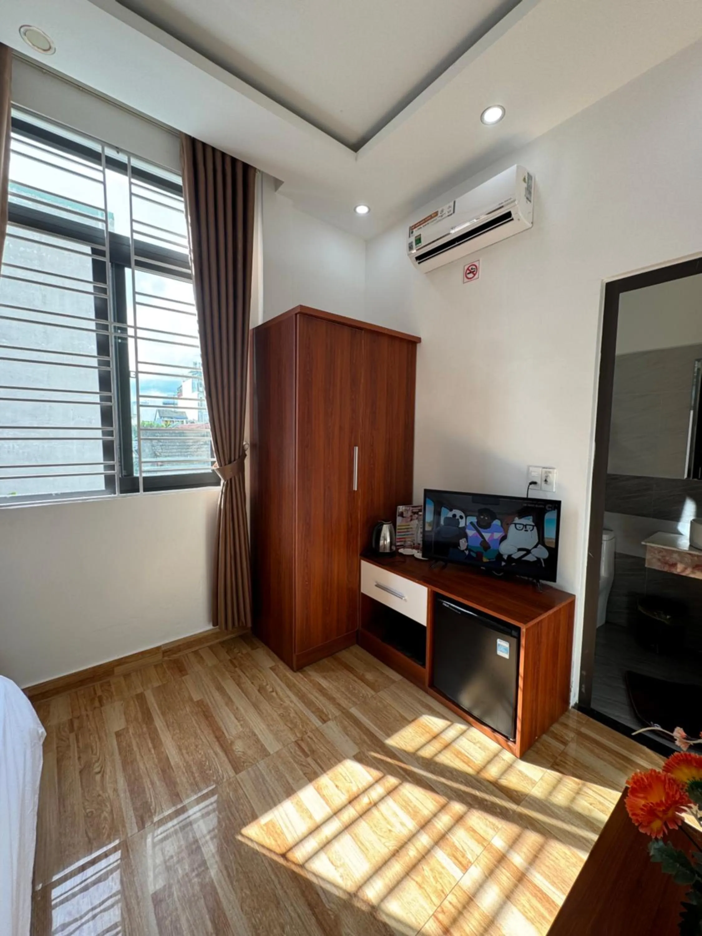 wardrobe in Sapphire Hotel Hue