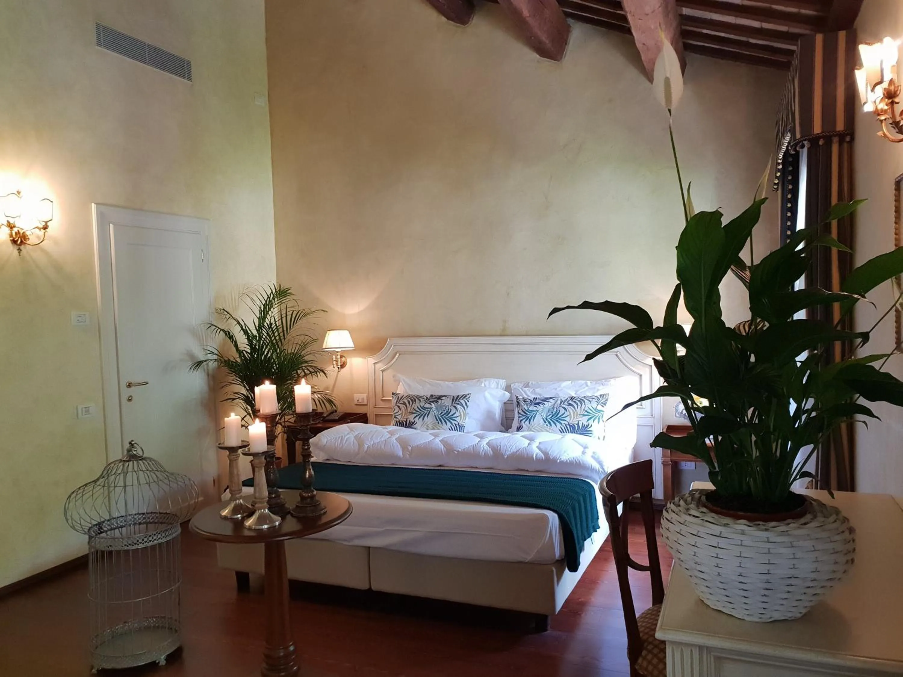 Bed in I giardini segreti di Villa Marcello Marinelli