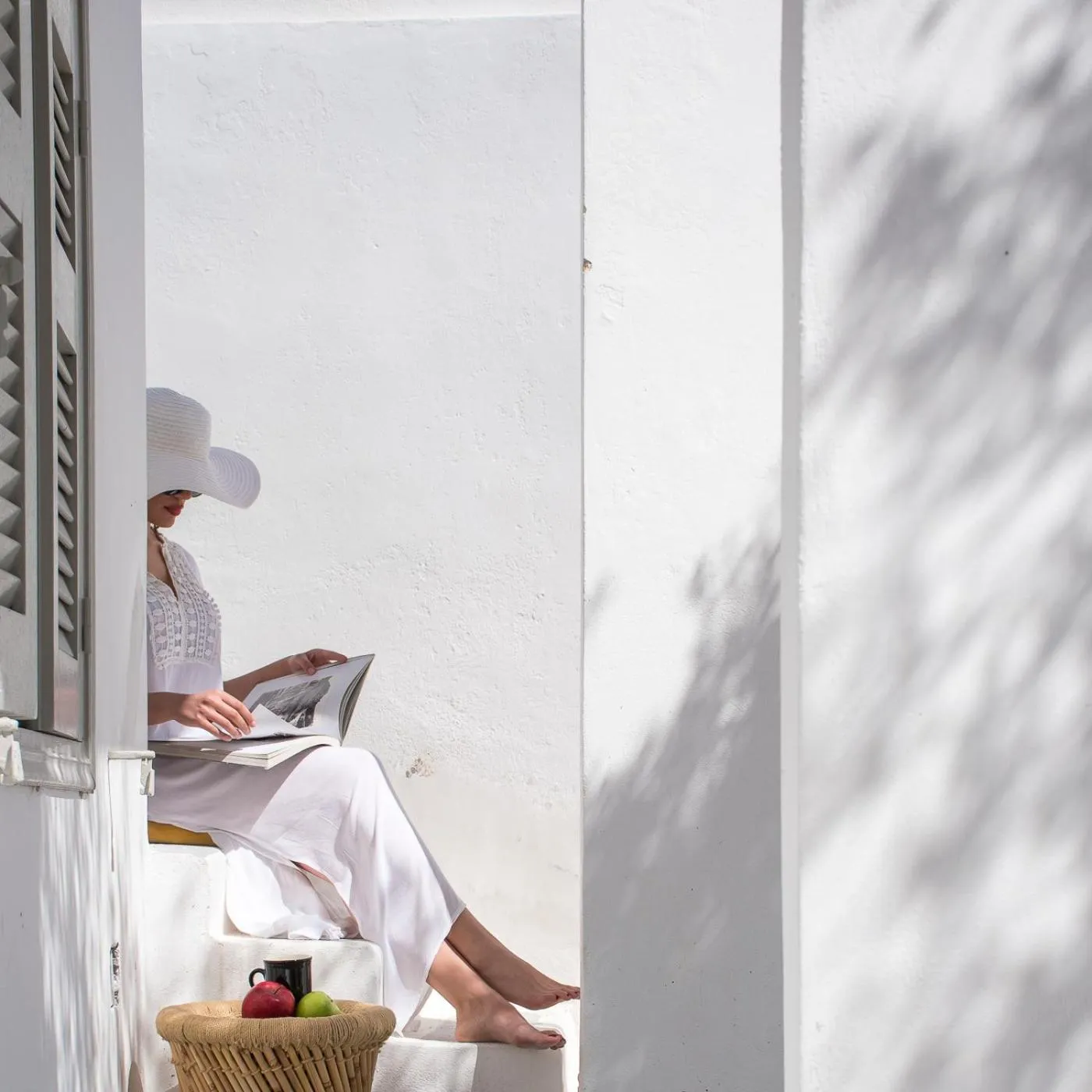 People in Amelot Art Suites