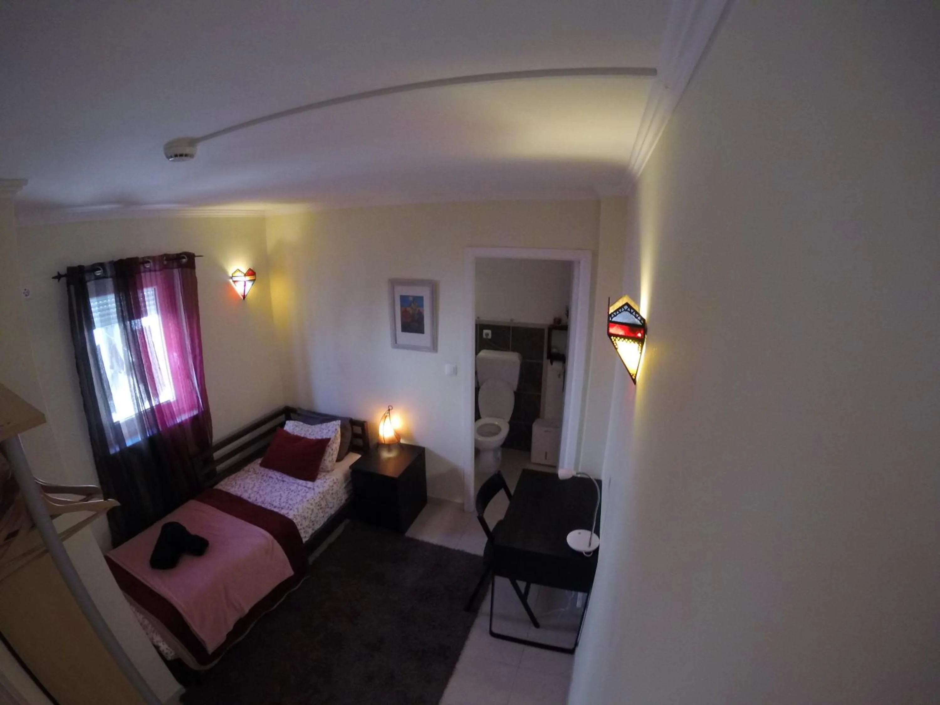 Property building, Bed in Peniche Surf Lodge 1