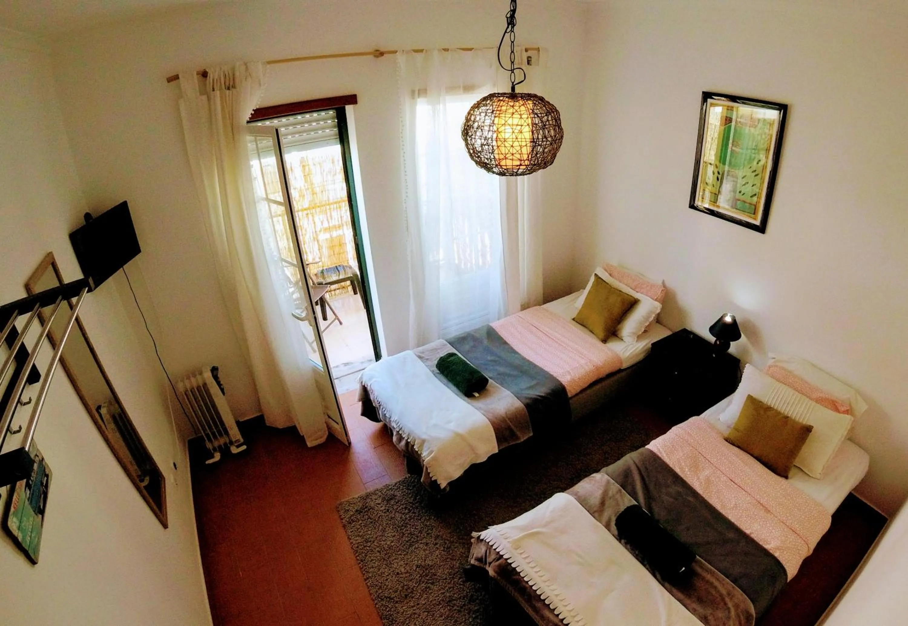 Patio, Bed in Peniche Surf Lodge 1