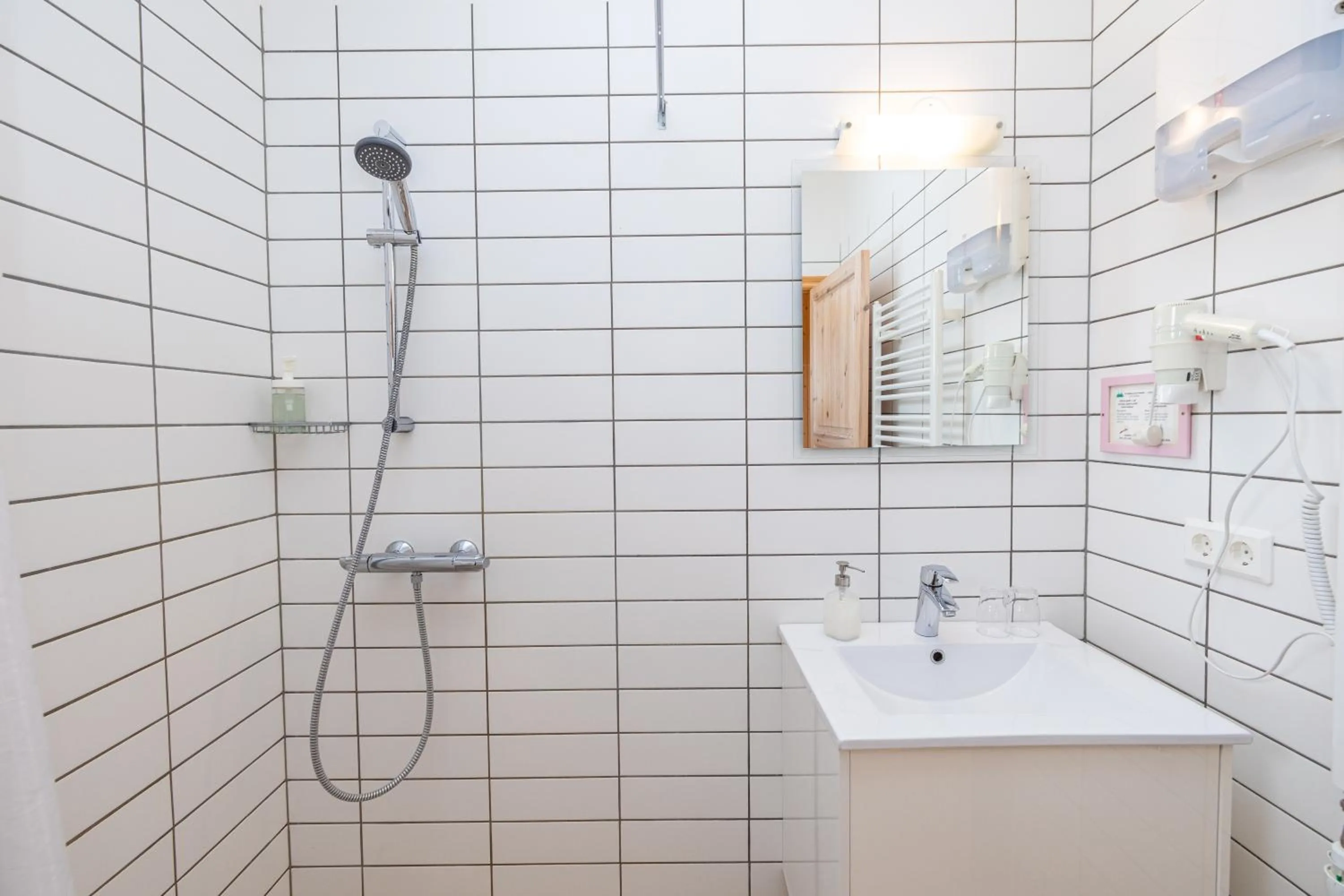 Shower in Árnanes Country Hotel