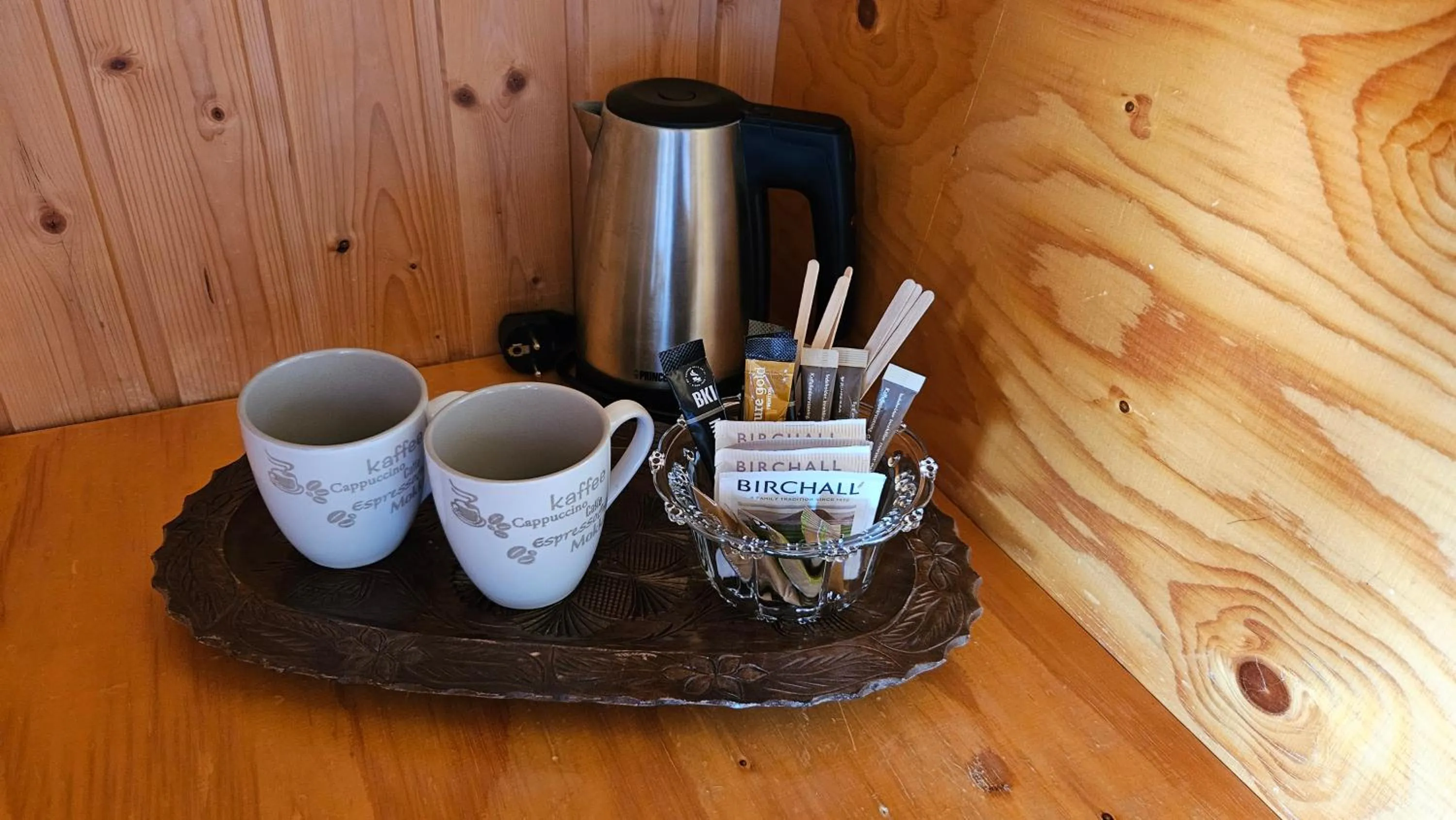 Coffee/tea facilities in Árnanes Country Hotel