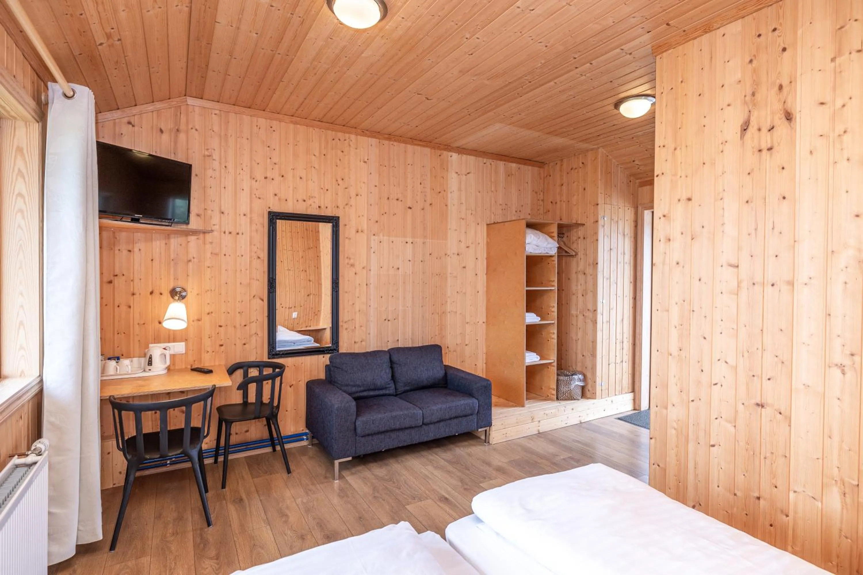 TV and multimedia, Bed in Árnanes Country Hotel