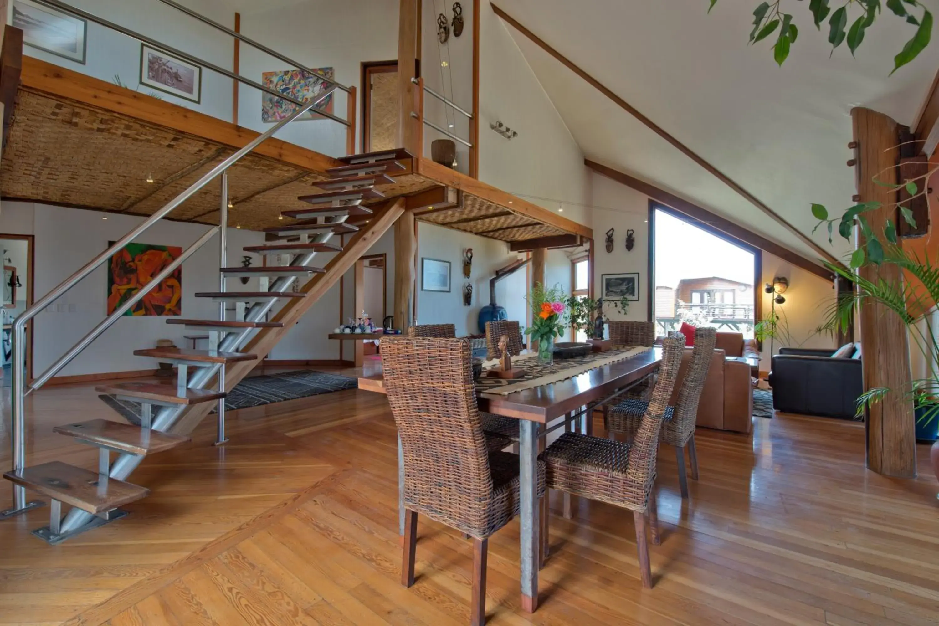 Three-Bedroom Villa in Stiltz Guest House Three-Bedroom Villa in Stiltz Guest House