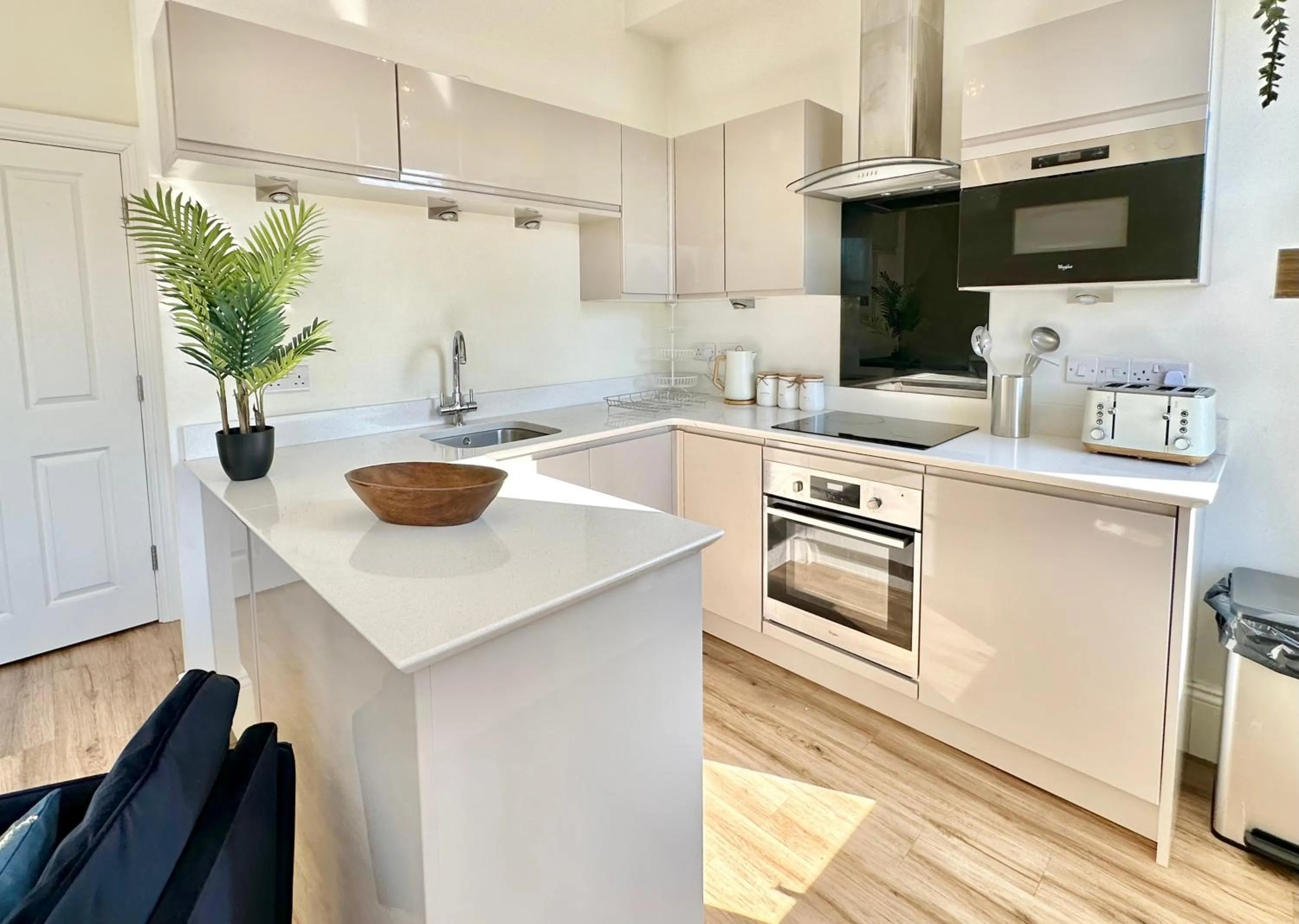Clifford's Reach at Bluebridge Court with Free Parking