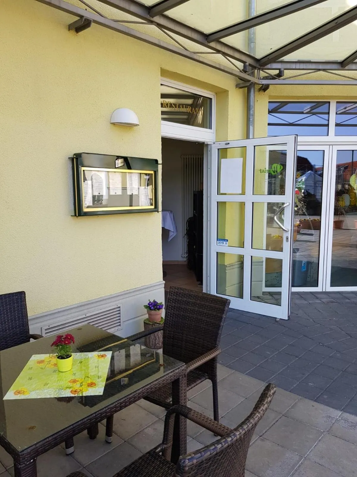 Facade/entrance in Warias Hotel & Restaurant am Geiseltalsee - Nähe Merseburg