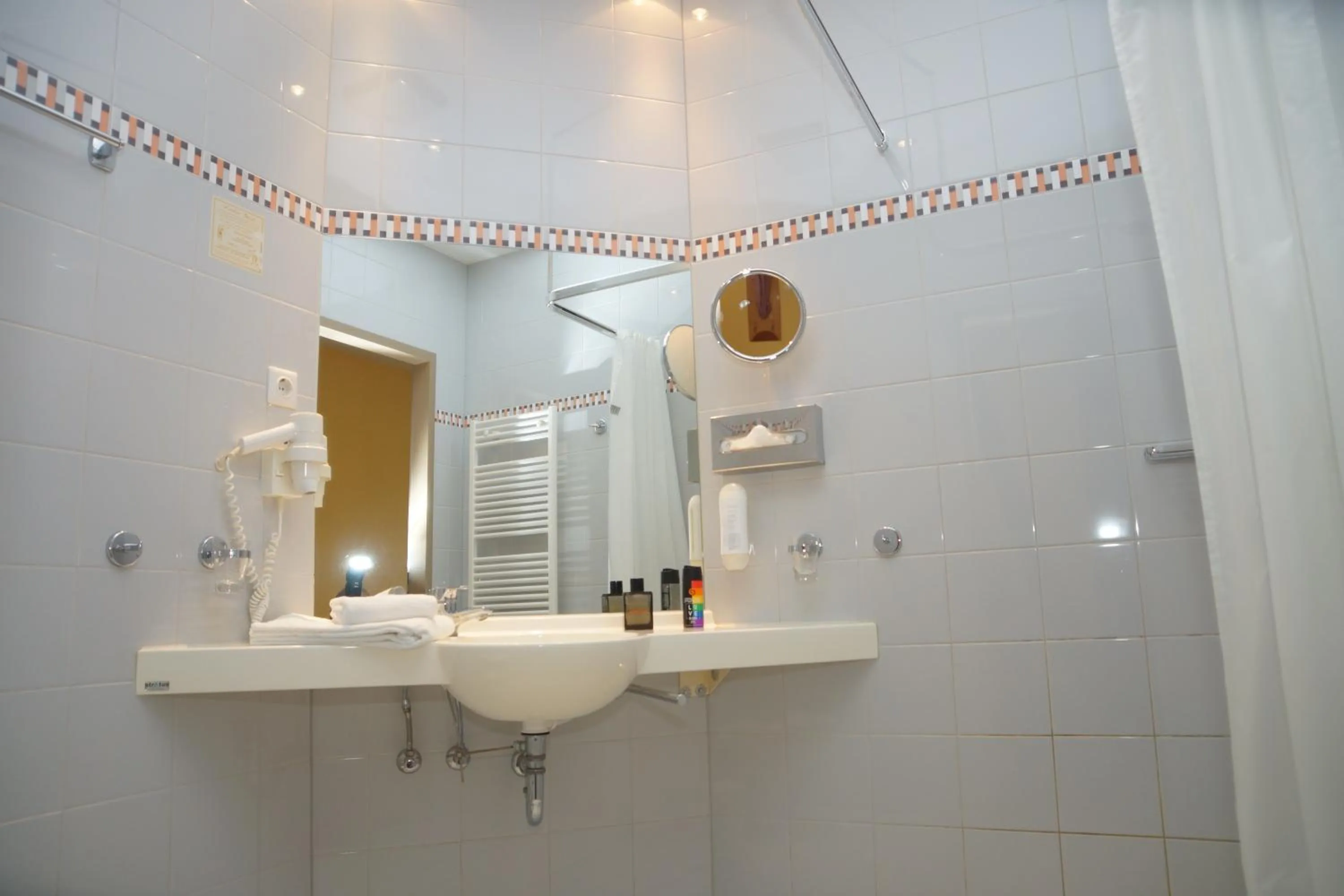 Bathroom in Warias Hotel & Restaurant am Geiseltalsee - Nähe Merseburg