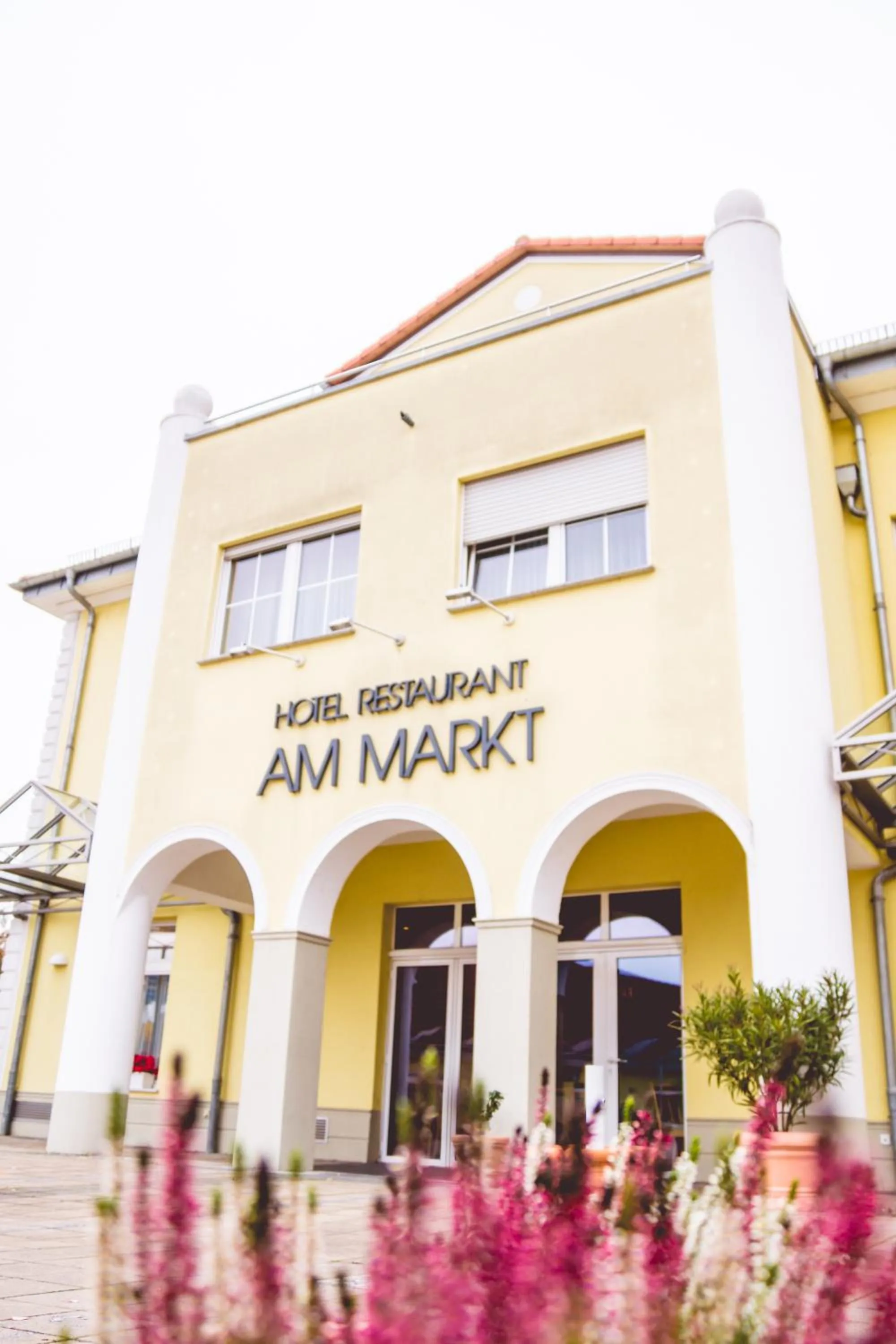 Property building in Warias Hotel & Restaurant am Geiseltalsee - Nähe Merseburg