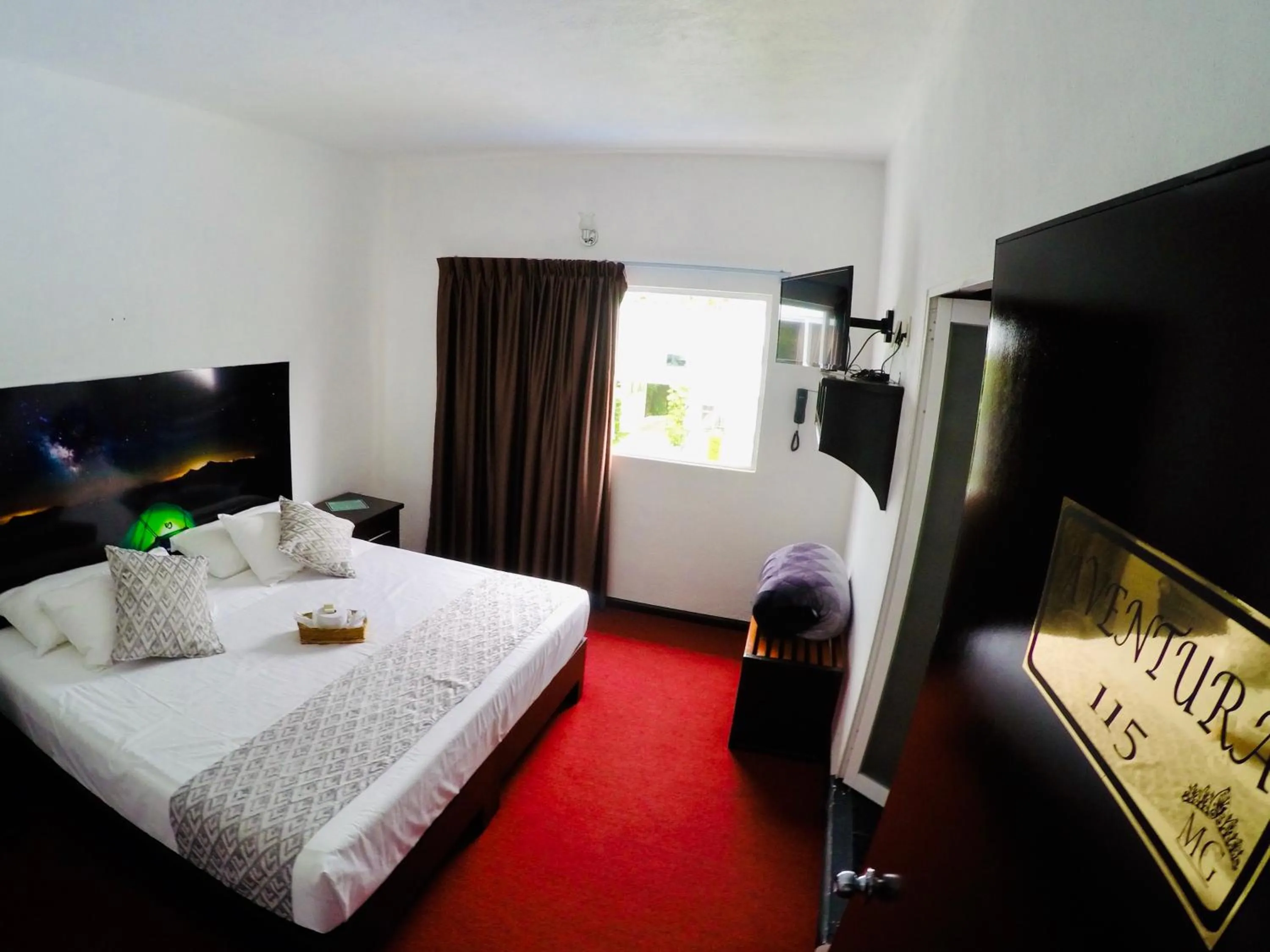 Photo of the whole room in Hotel Maragreens