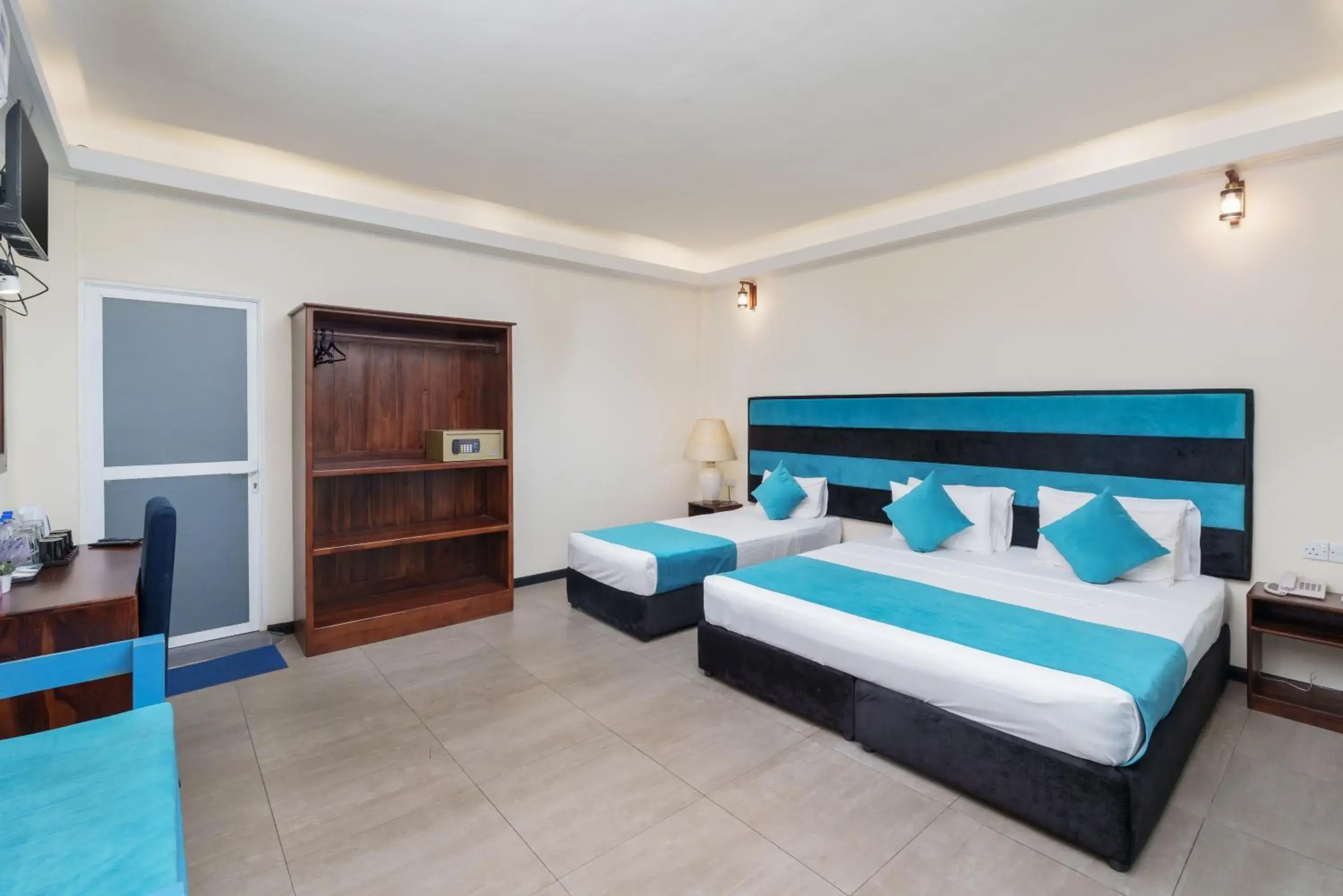 Queen Room with Pool View in Beach Corridor Hotel & Spa with Free Airport shuttle Queen Room with Pool View in Beach Corridor Hotel & Spa with Free Airport shuttle
