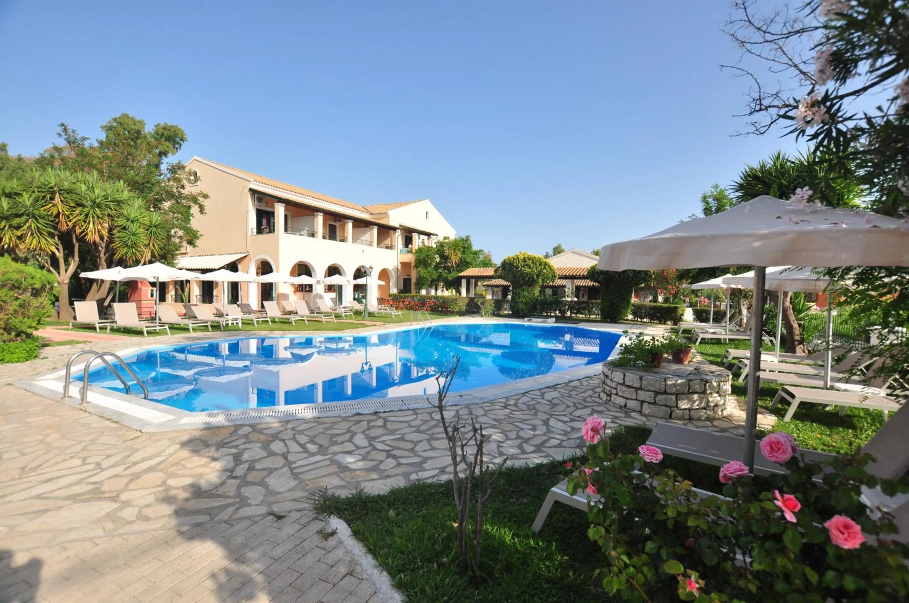 Swimming pool in Acharavi Garden