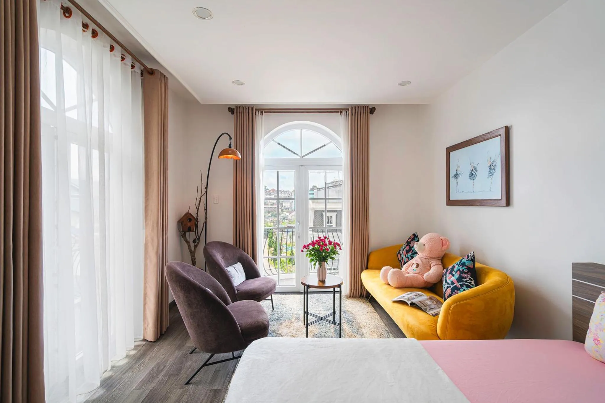 Living room, Bed in La Cle' Đà Lạt