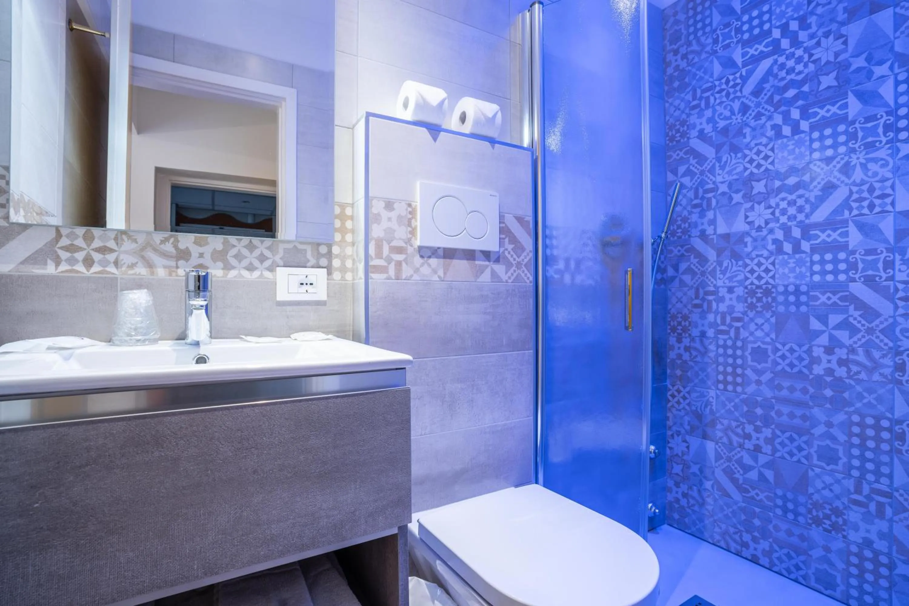 Bathroom in Hotel Germania