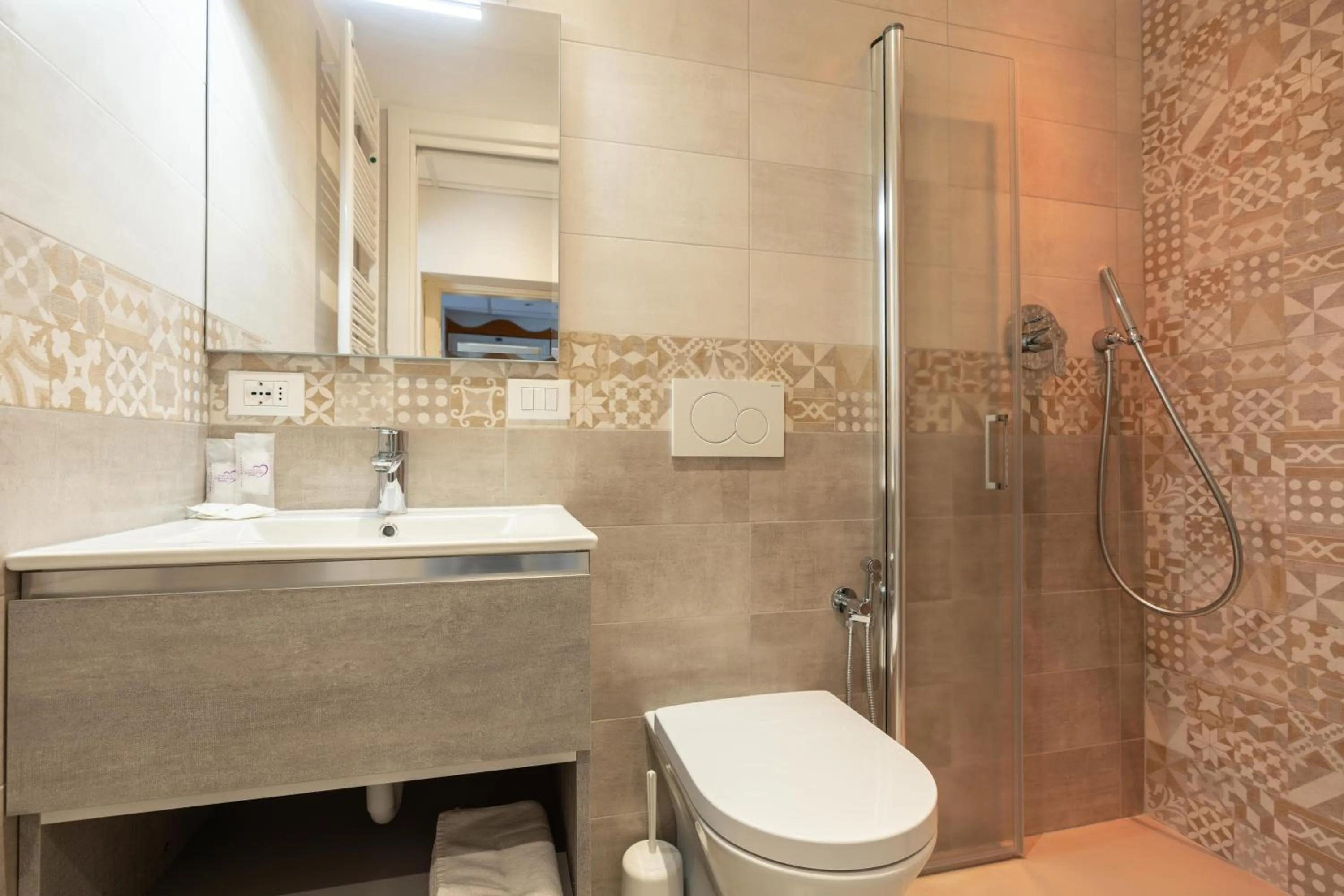 Bathroom in Hotel Germania