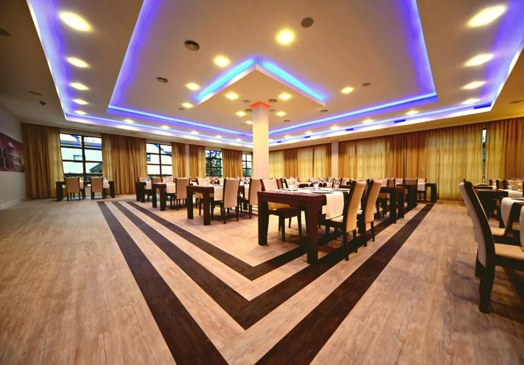Restaurant/places to eat in Mela Verde